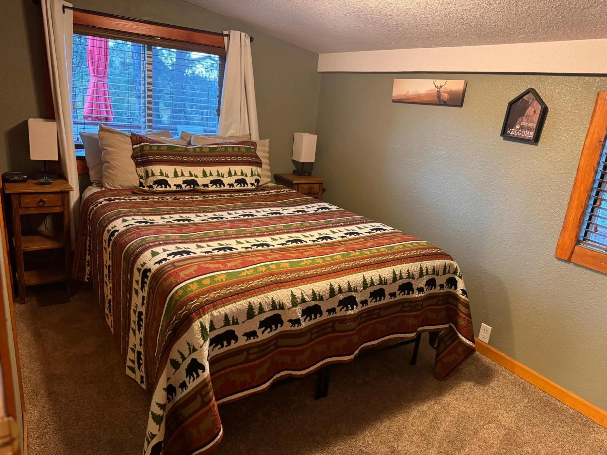 Bed in Gonzales Cozy Little Bear Cabin