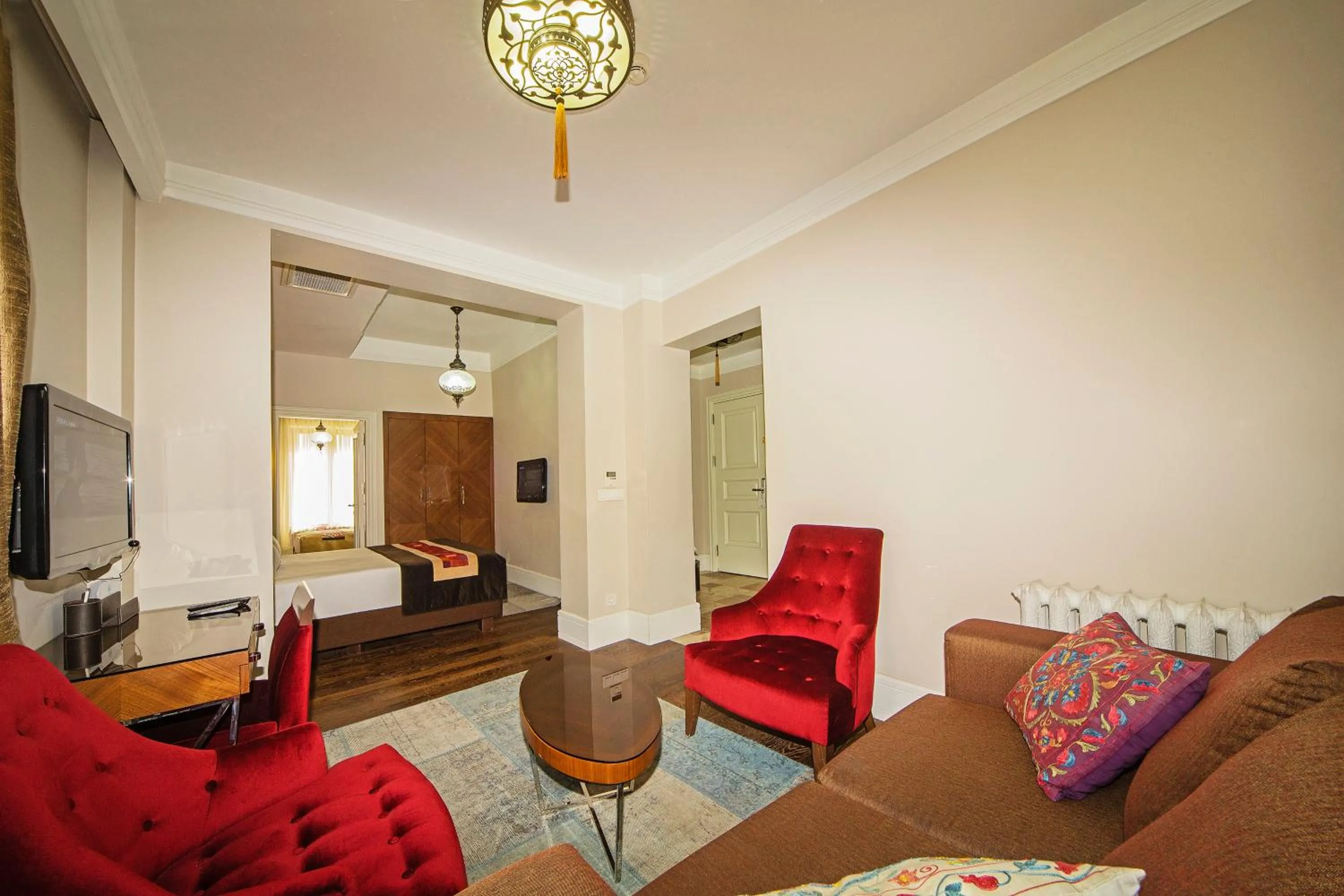 Photo of the whole room, Bed in Azade Suites