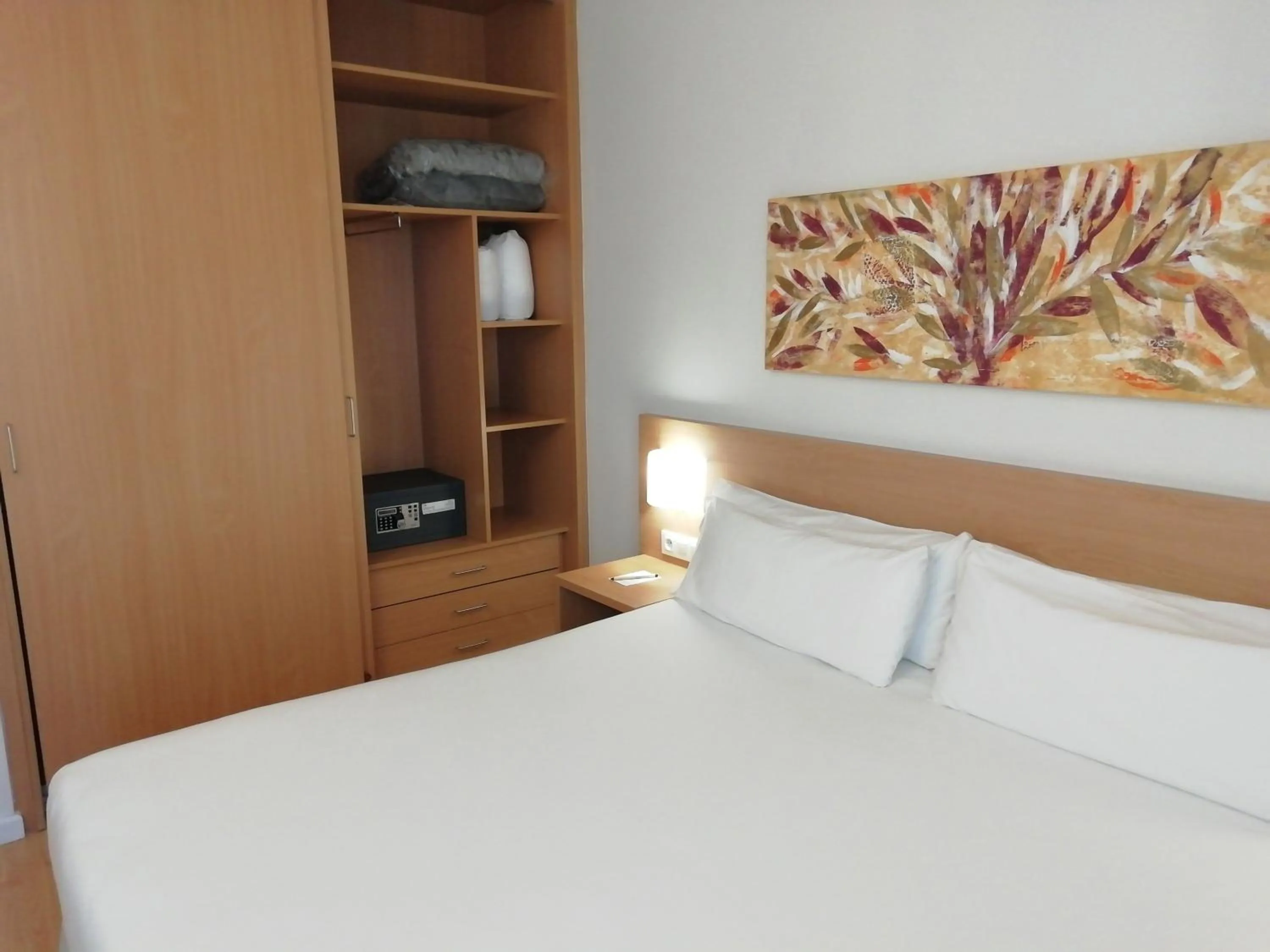 Bedroom, Bed in Apartamentos Aura Park Fira BCN
