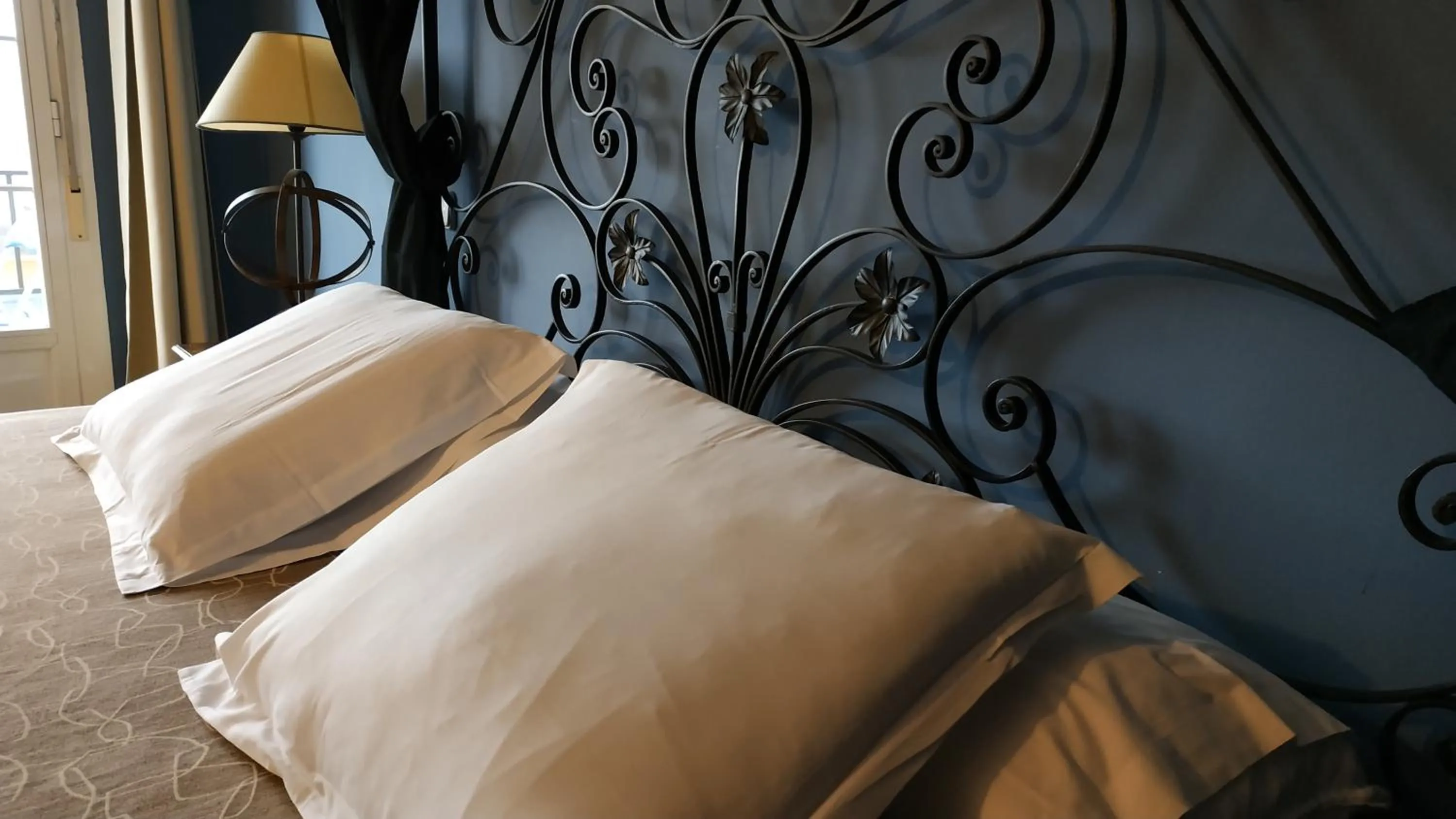 Bed in Hotel Rural La Pedriza Original