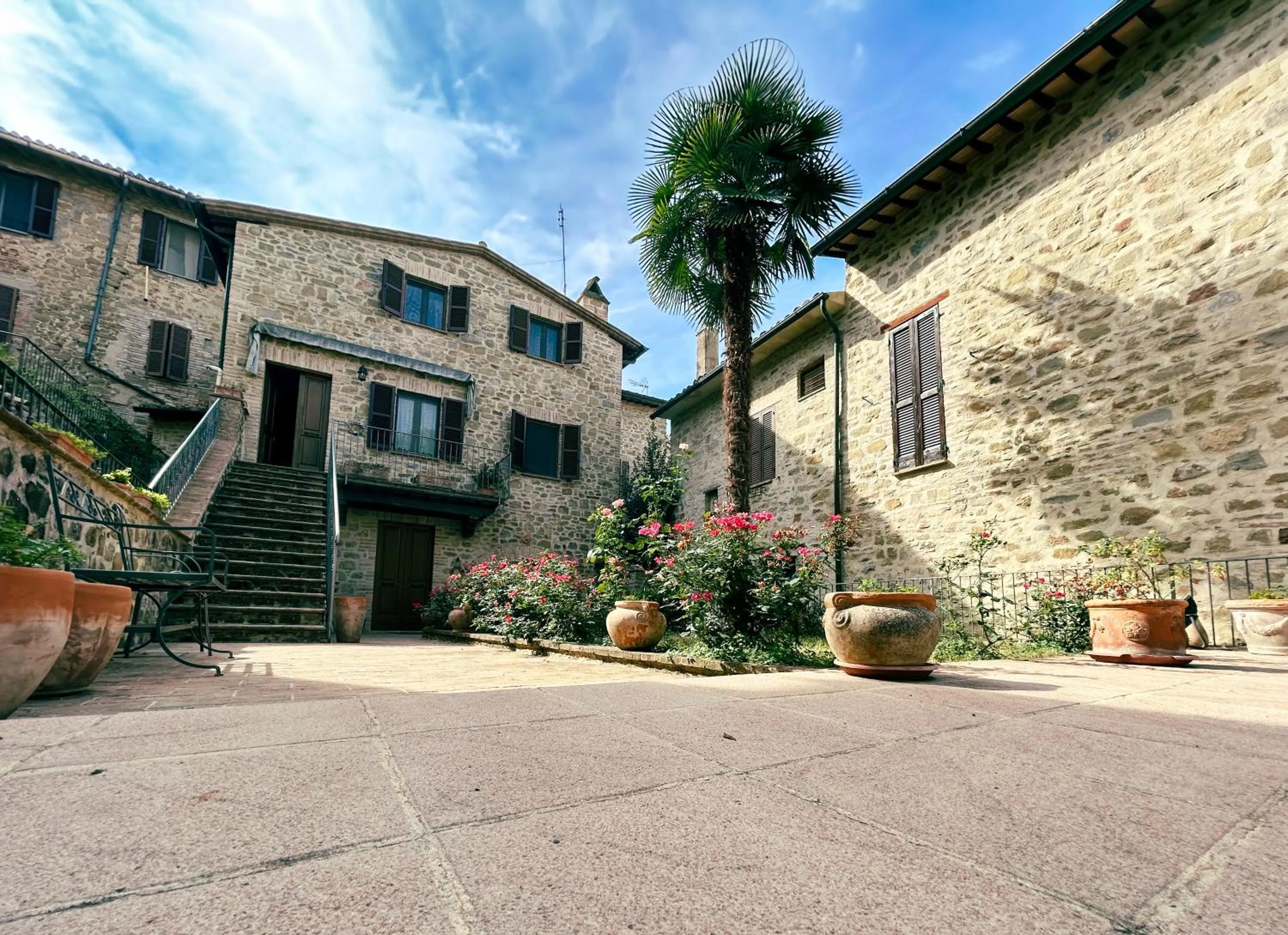 Property building in La Piazzetta