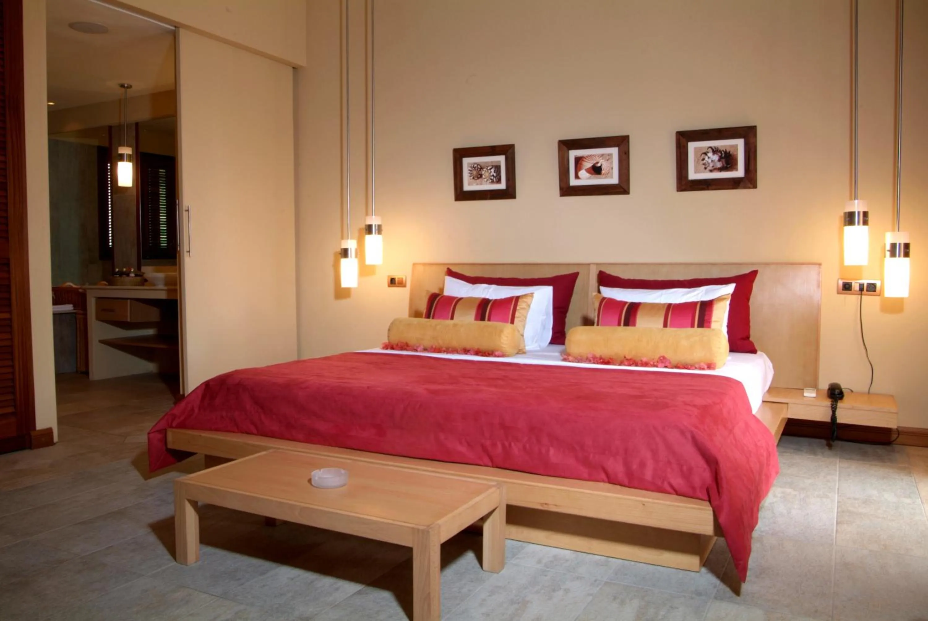 Bedroom in Ocean Beauty