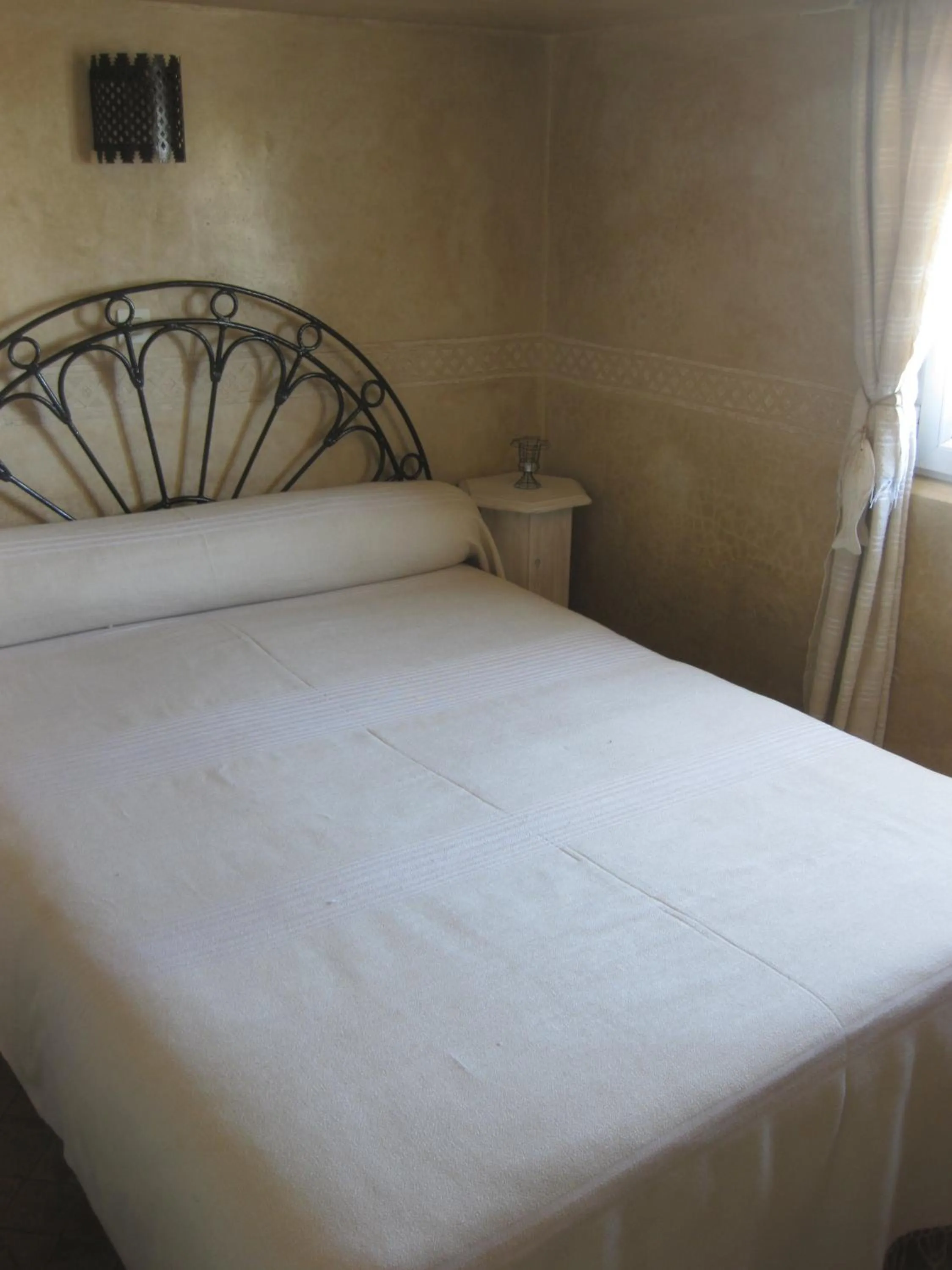 Photo of the whole room, Bed in Dar Al Bahar