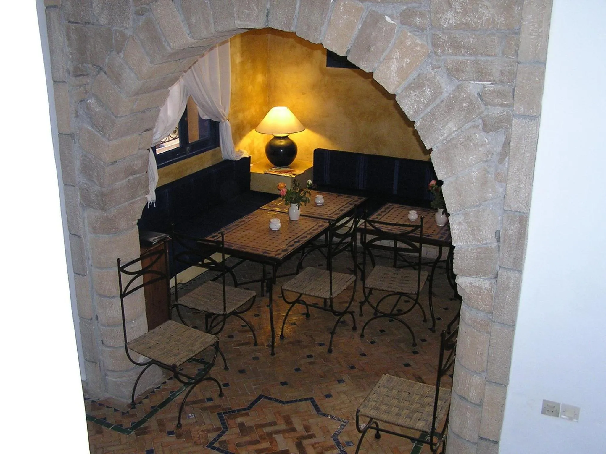 Restaurant/places to eat in Dar Al Bahar