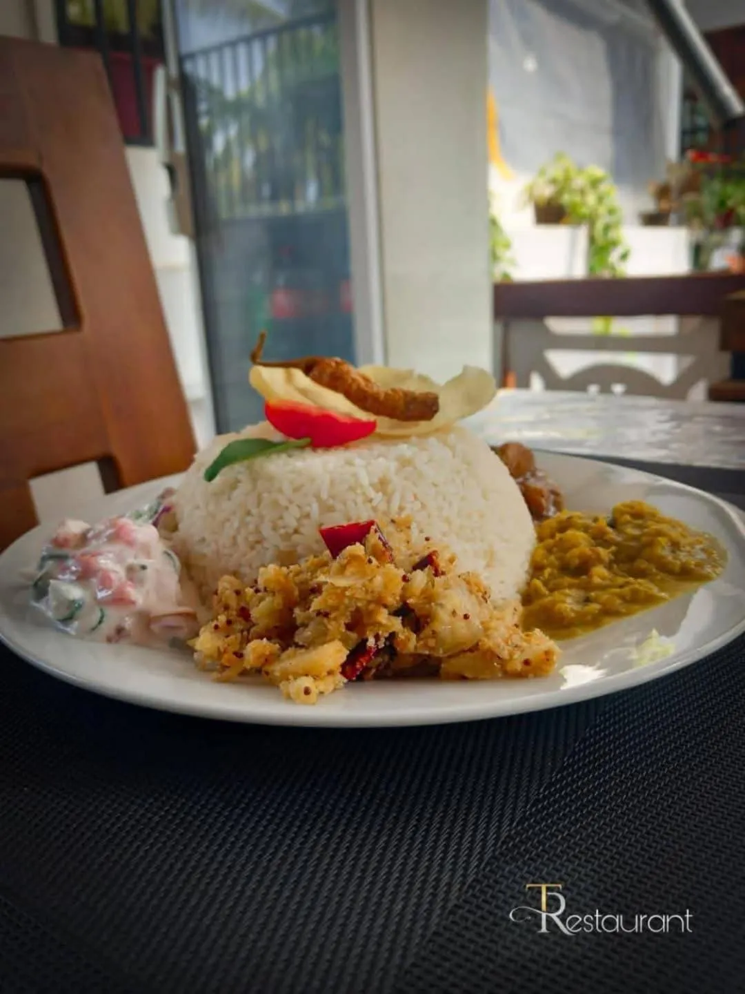 Restaurant/places to eat in Thisha Hotel & Restaurant