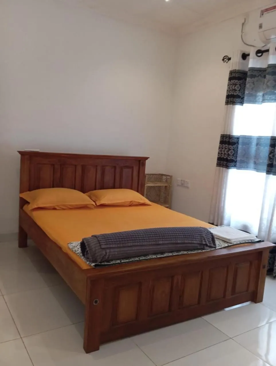 Property building, Bed in Thisha Hotel & Restaurant