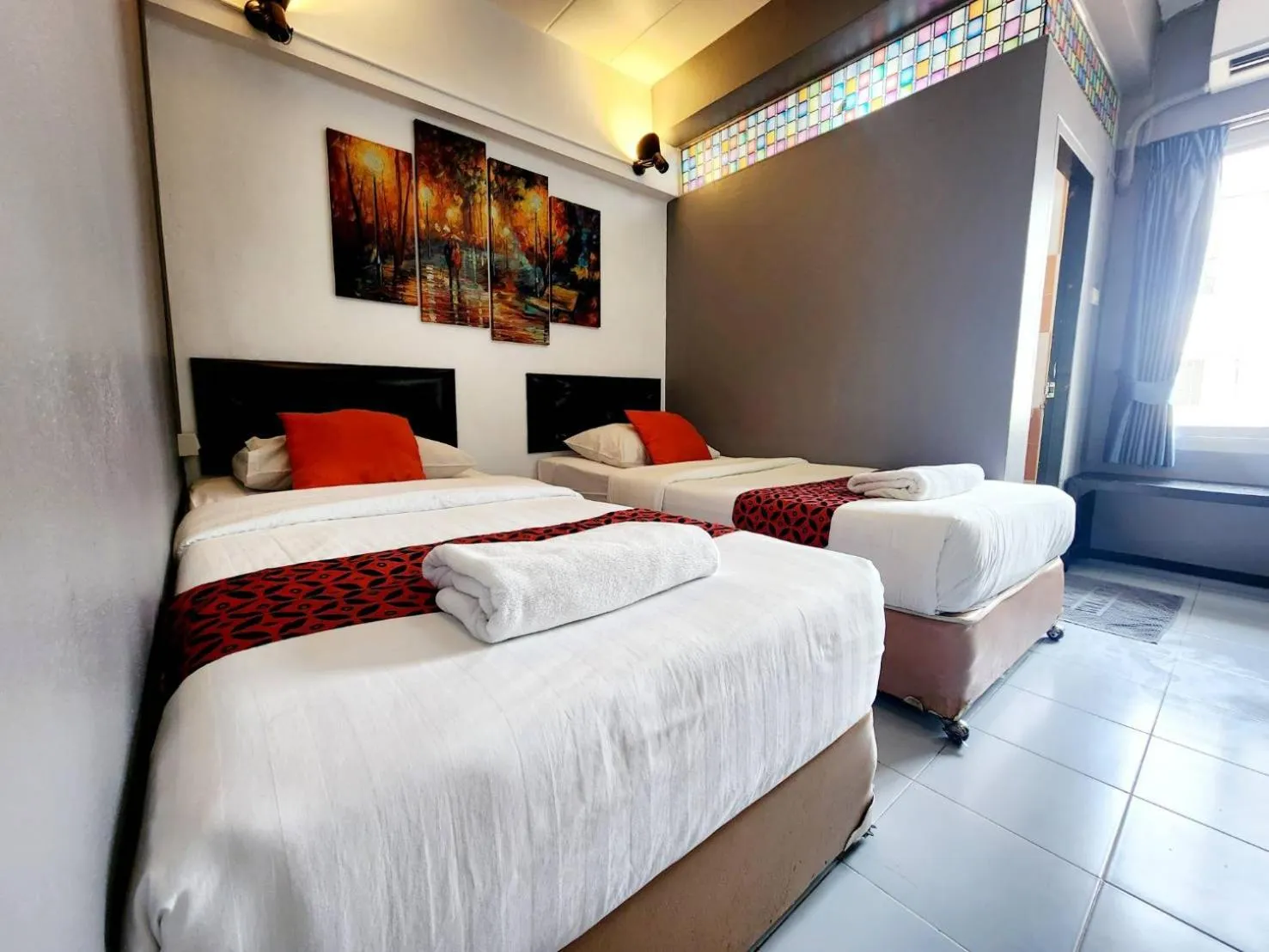 Bed in Happio Near Chabad House