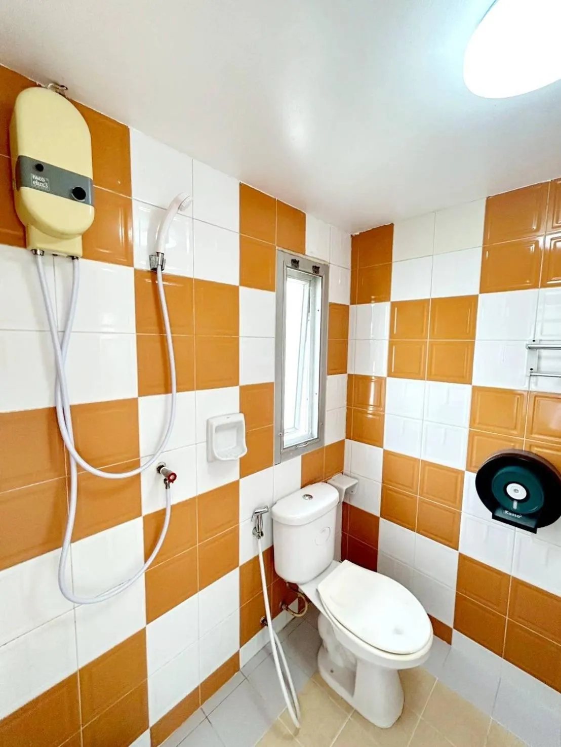 Shower in Happio Near Chabad House