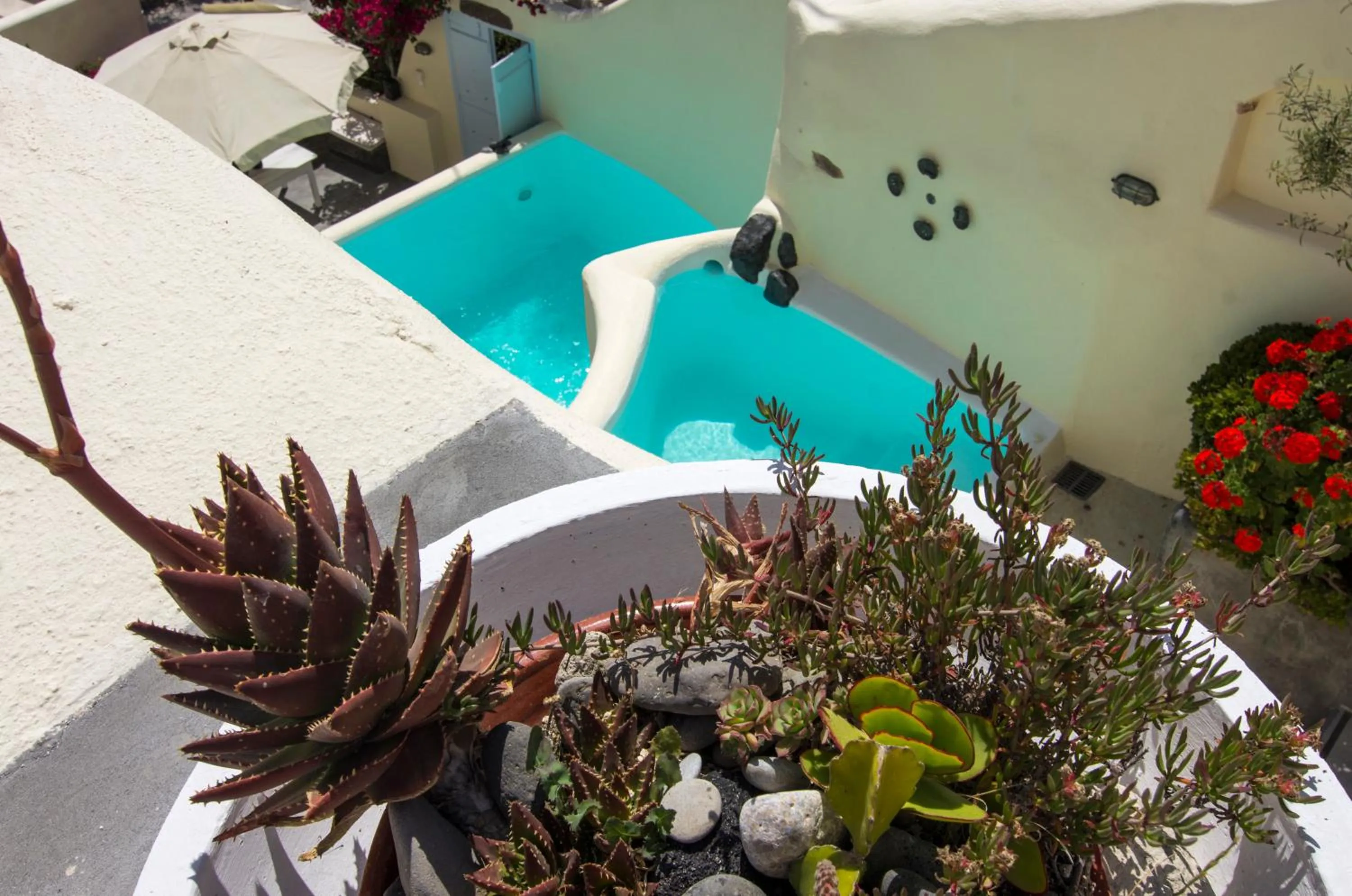 Pool view in Timedrops Santorini Villas