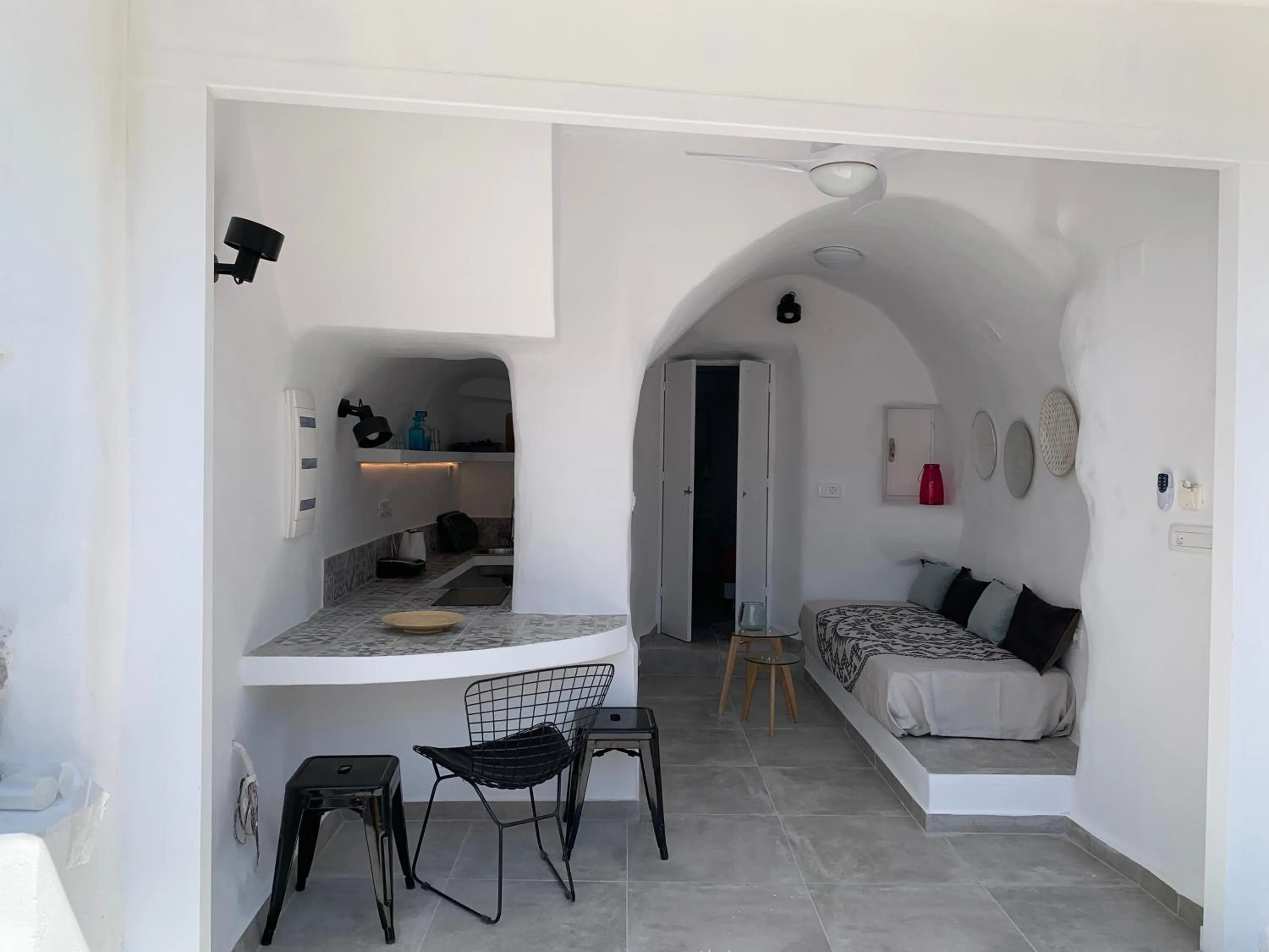 Kitchen or kitchenette in Timedrops Santorini Villas