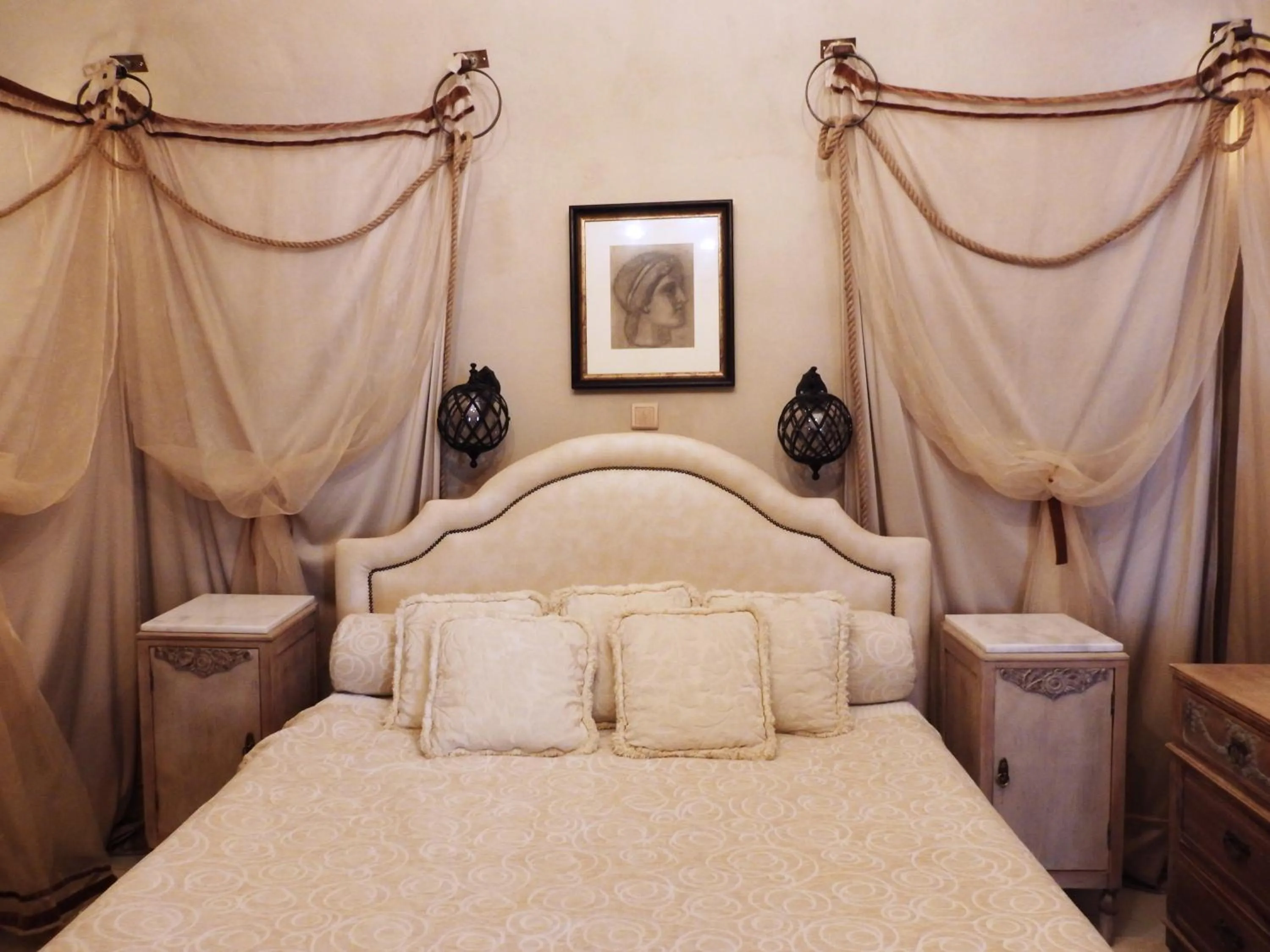 Bedroom in Timedrops Santorini Villas