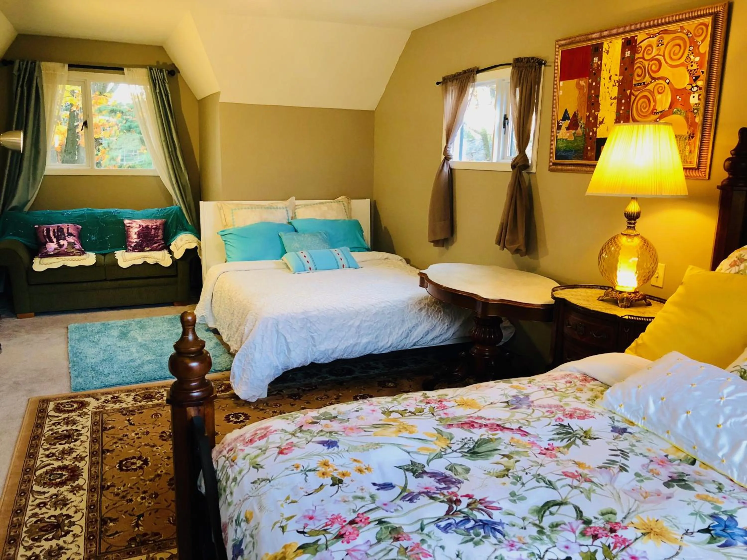 Bed in The Sunshine House-Free Parking