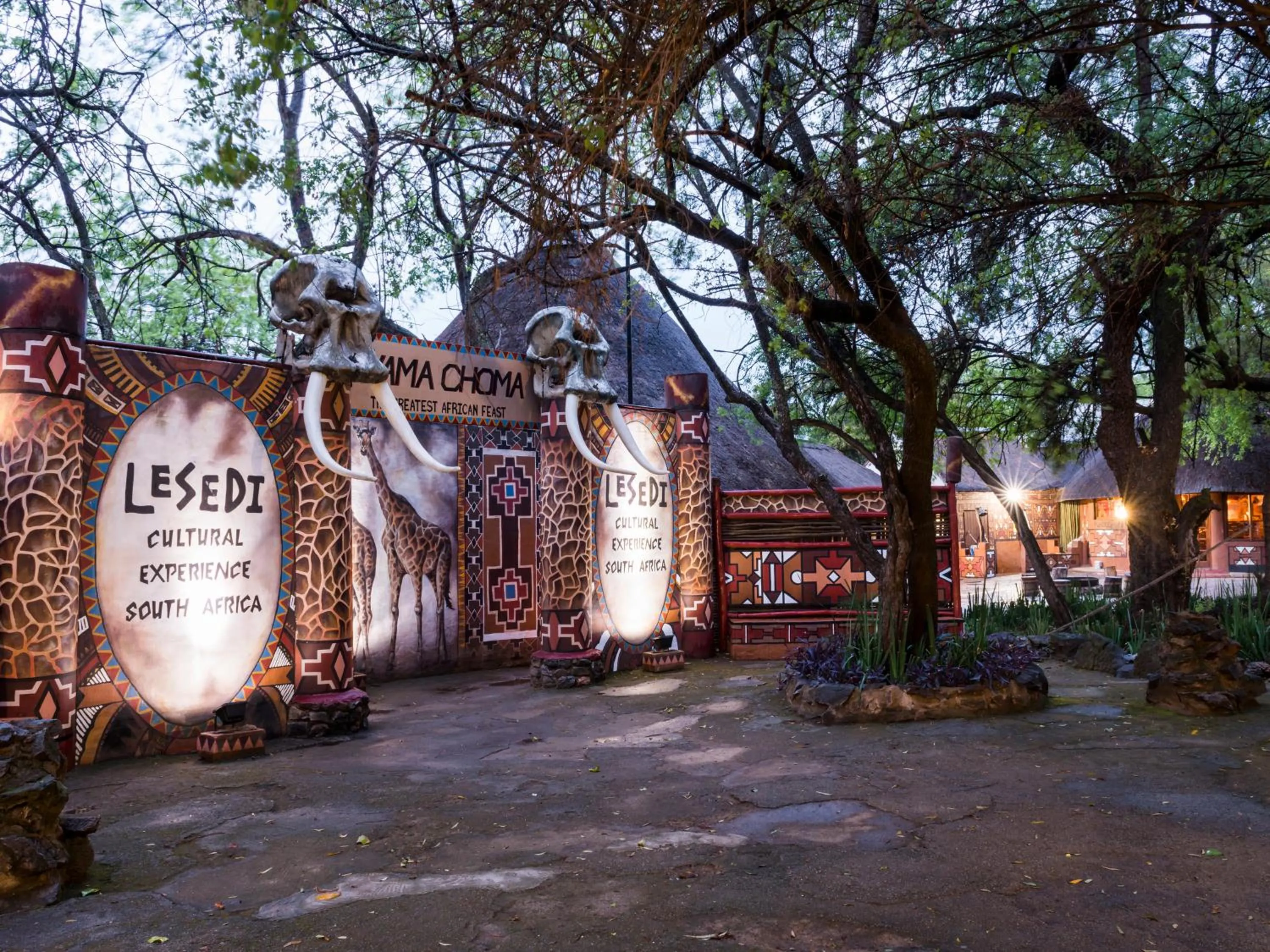 Restaurant/places to eat in aha Lesedi African Lodge & Cultural Village