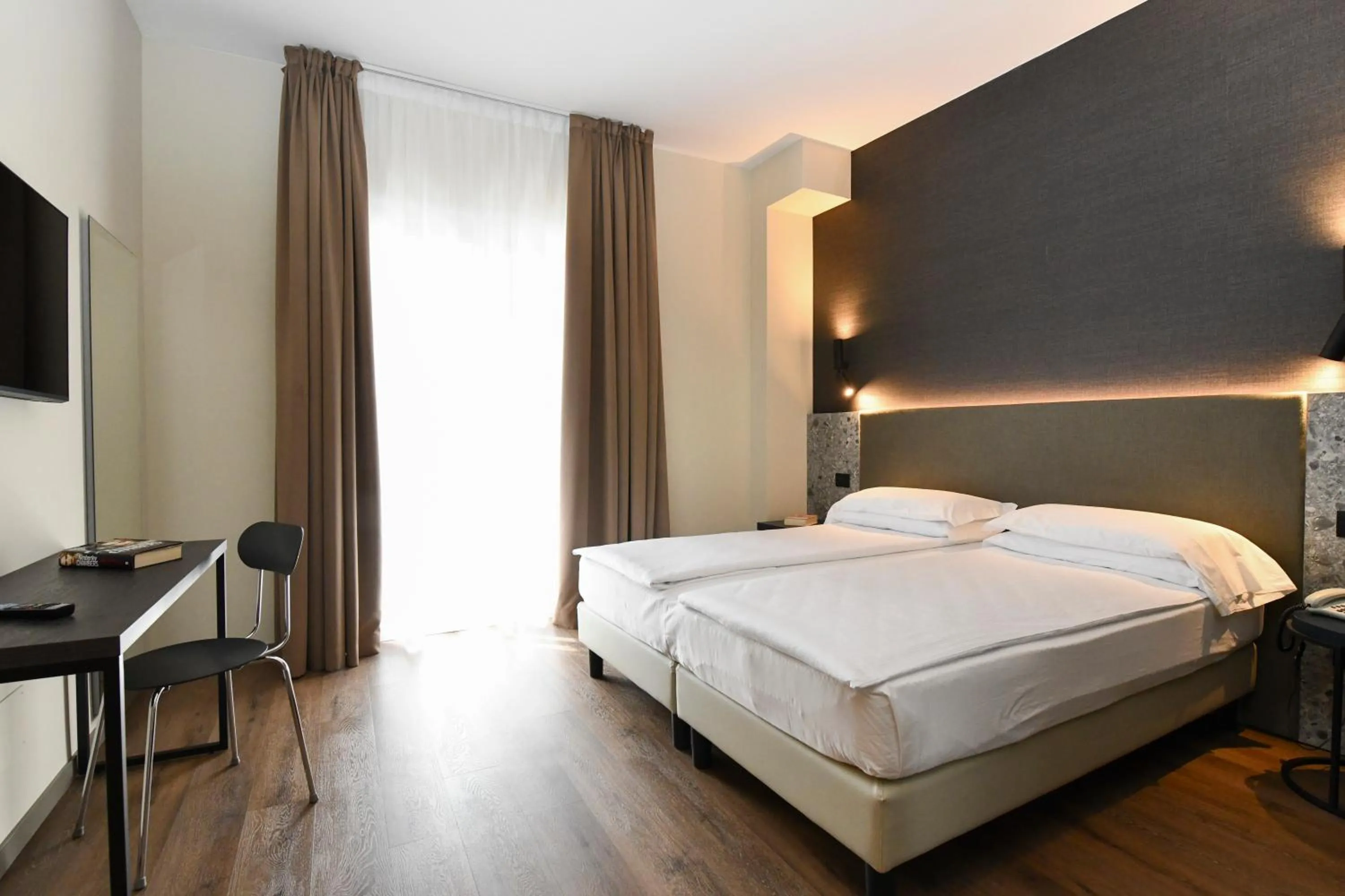 Photo of the whole room, Bed in Hotel Eden