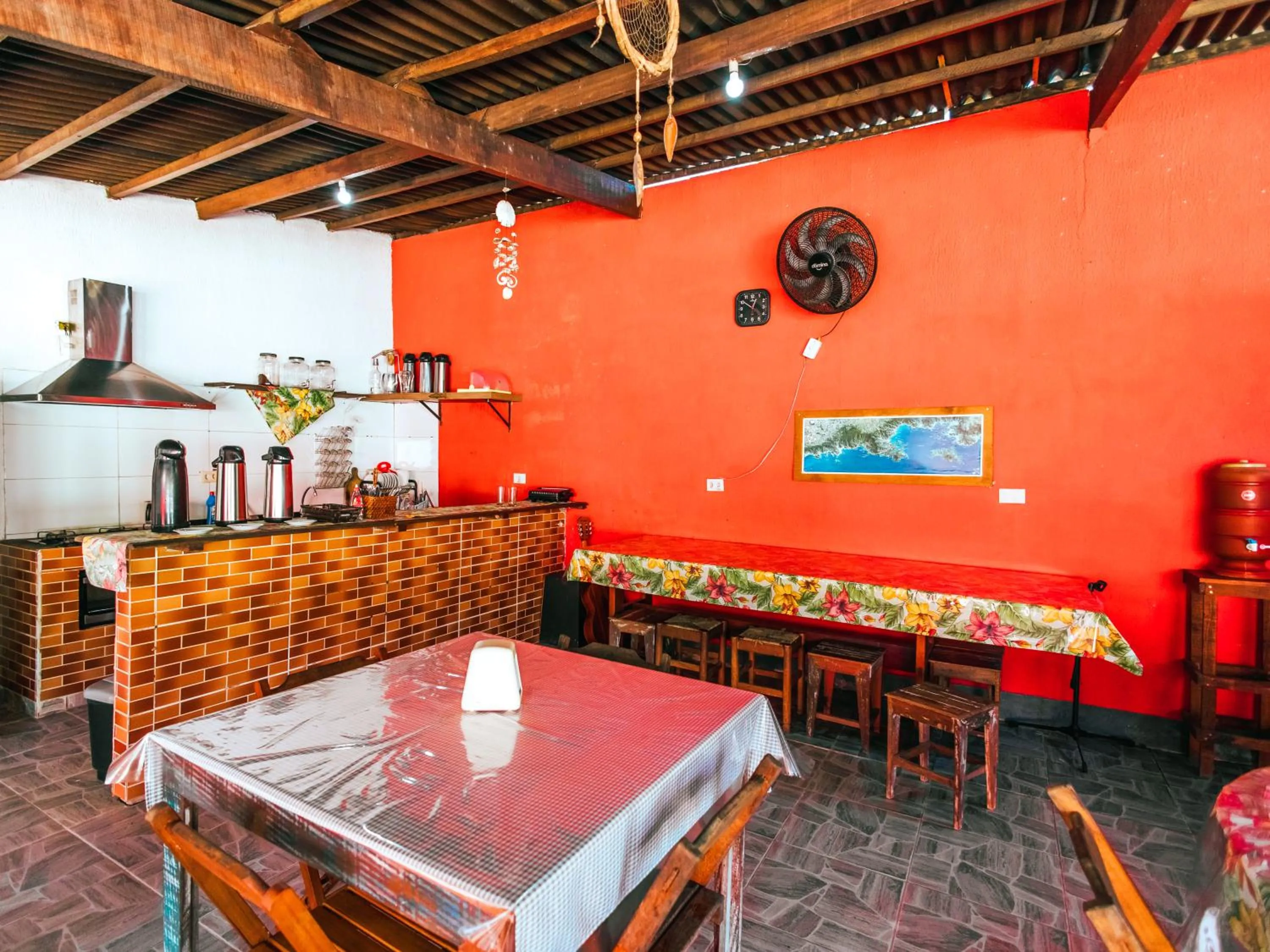 Kitchen or kitchenette in Pousada Sol Nascente