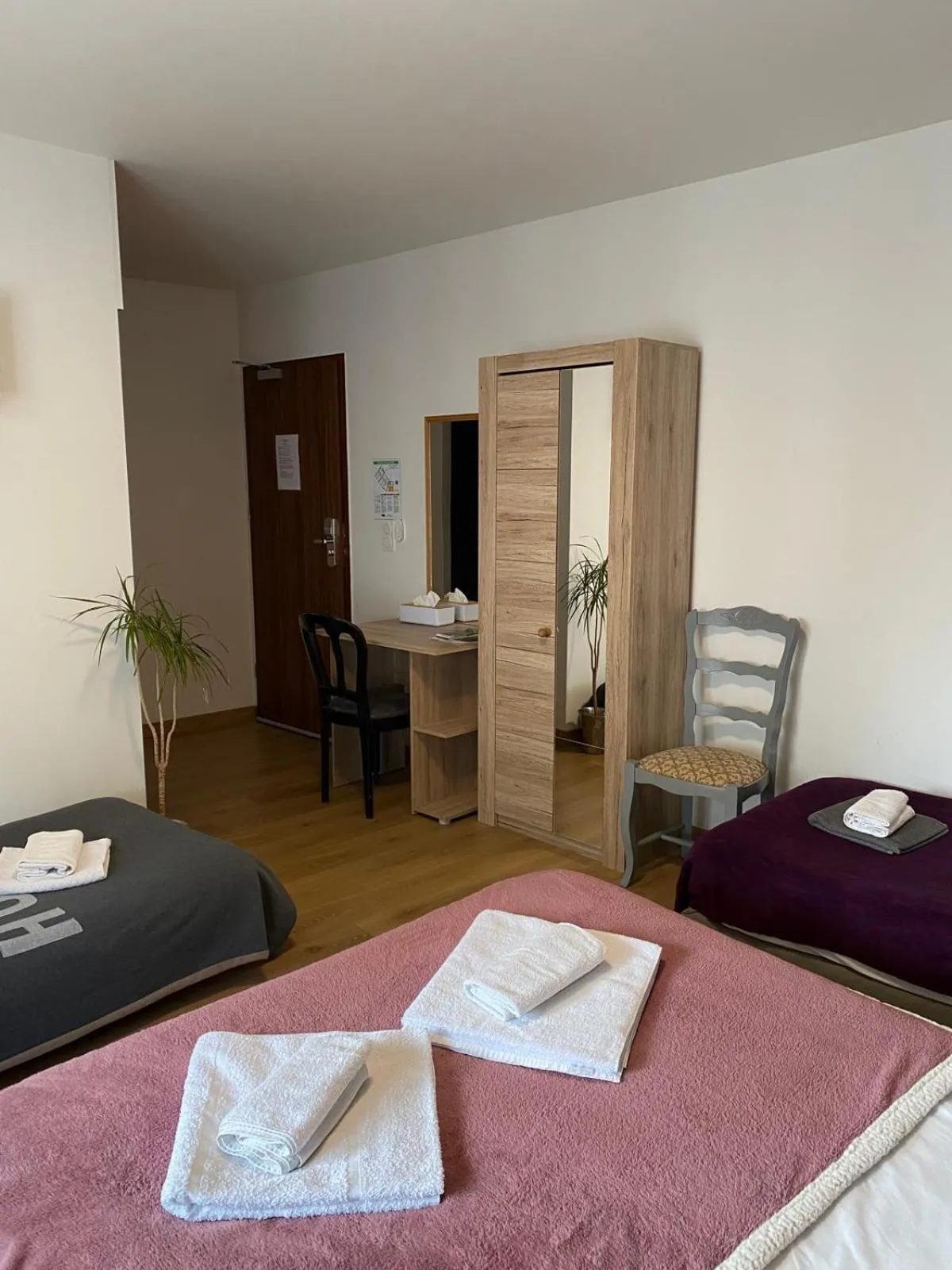 Bed in Hôtel Le Saint Amand