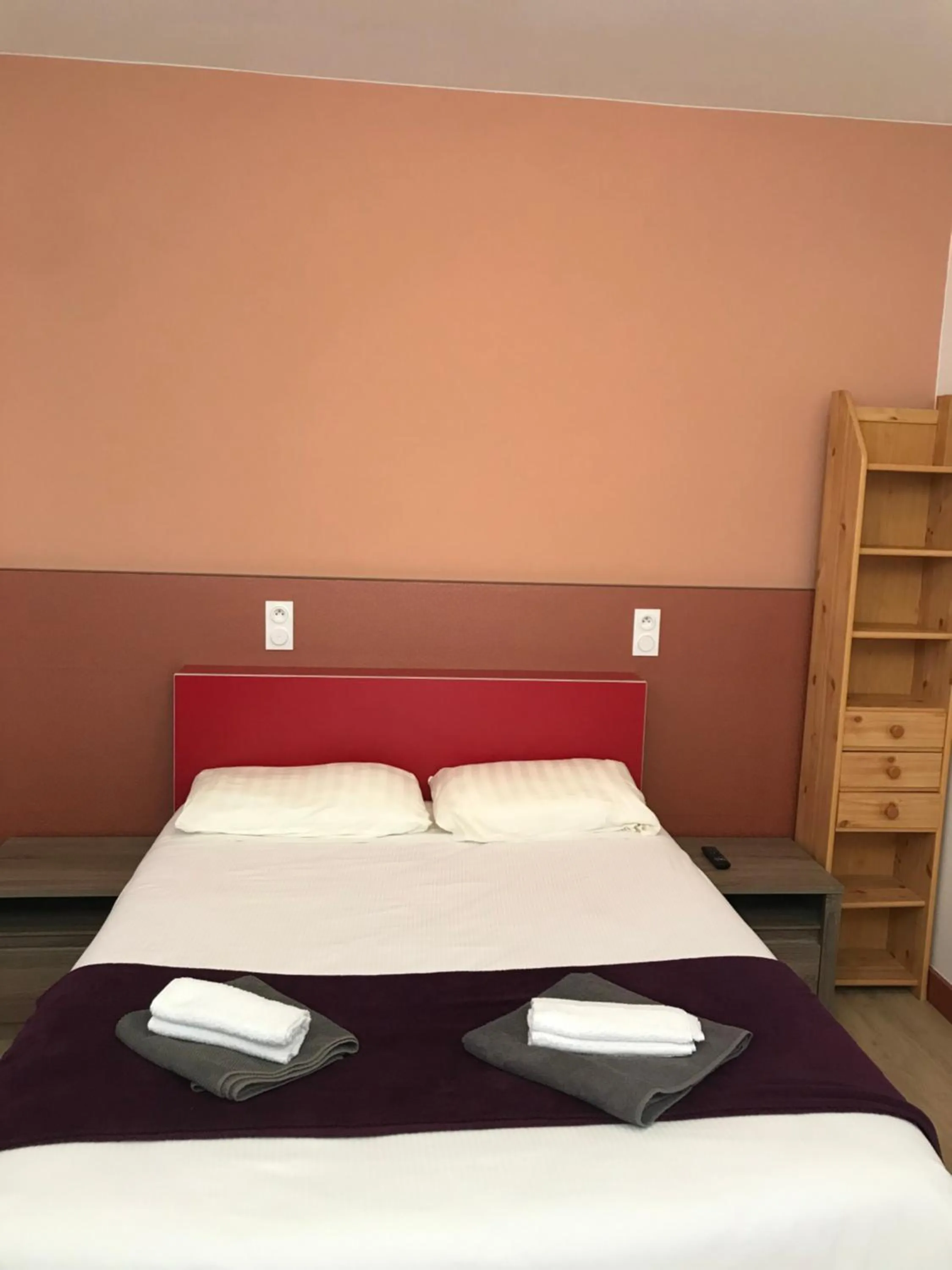 Bed in Hôtel Le Saint Amand