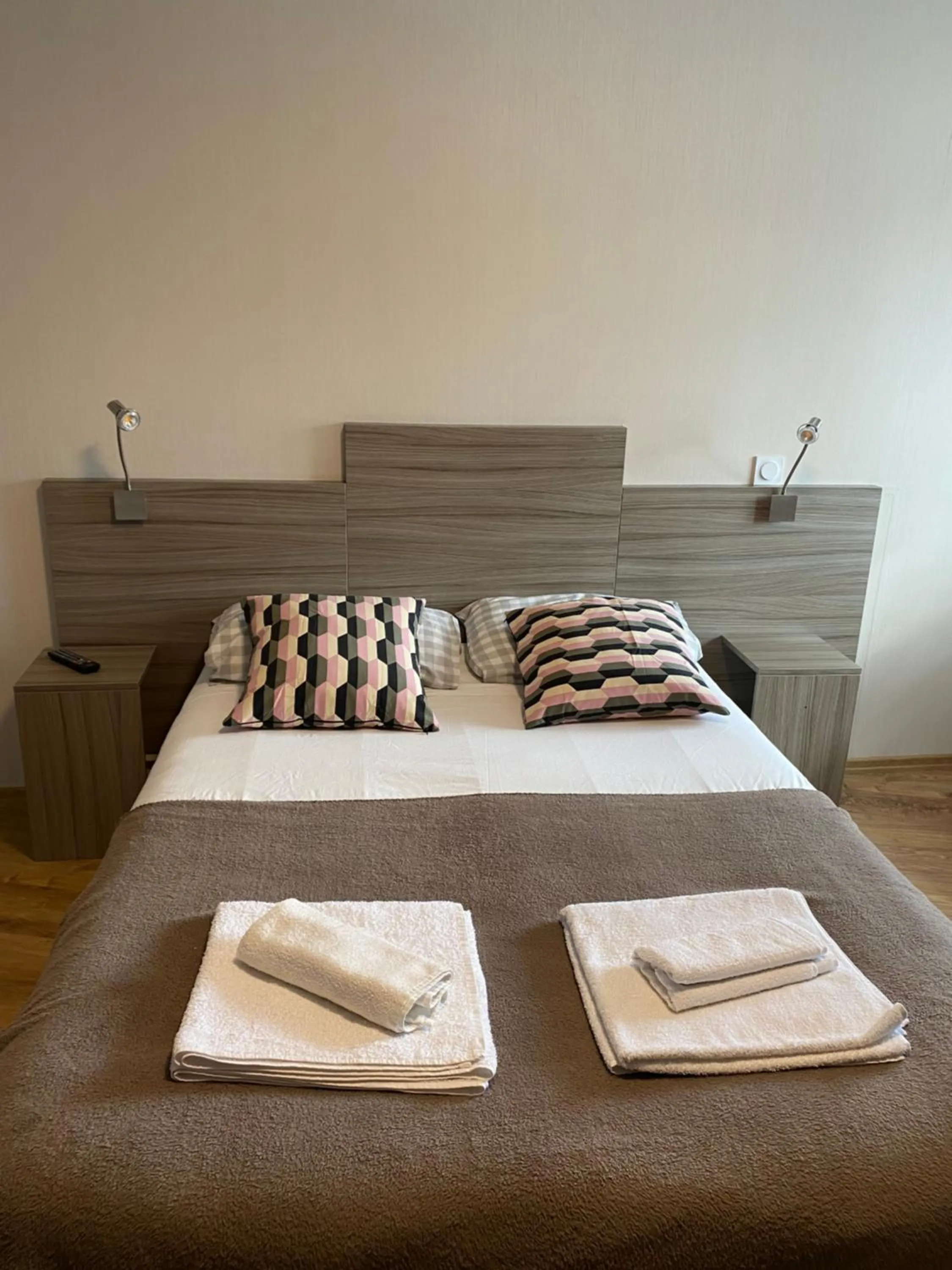 Bed in Hôtel Le Saint Amand