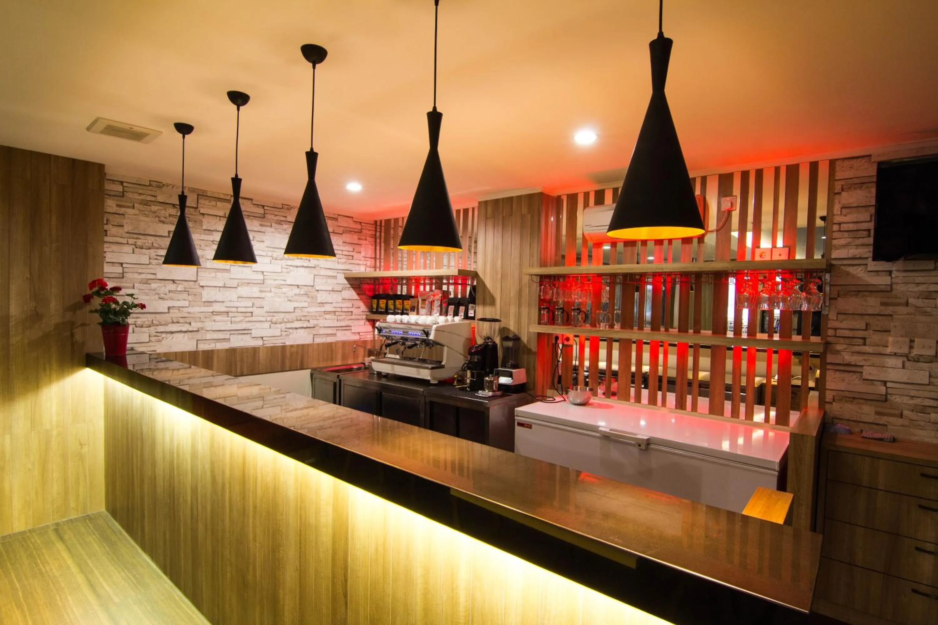 Restaurant/places to eat in Marrakesh Inn