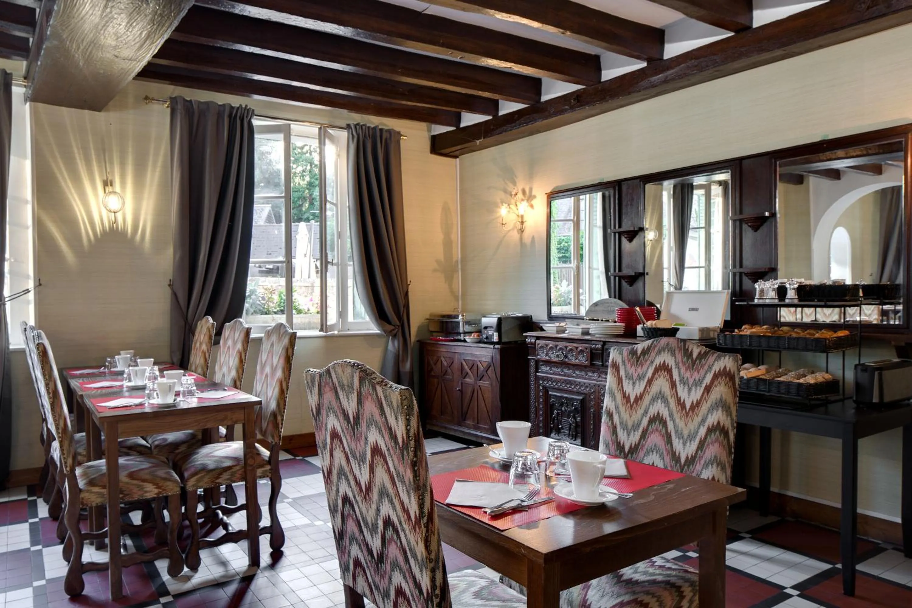 Breakfast in Hotel La Roseraie