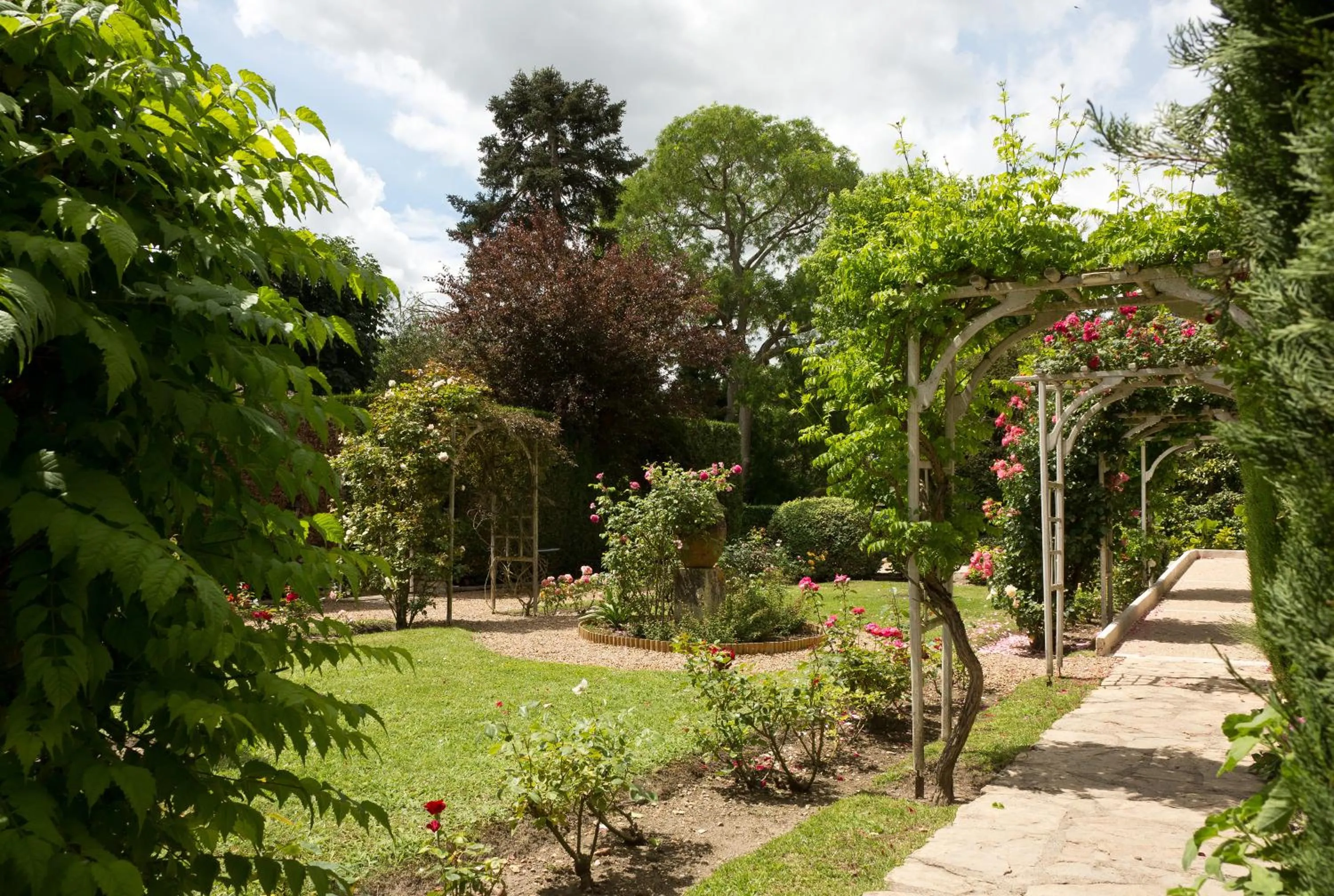 Garden in Hotel La Roseraie