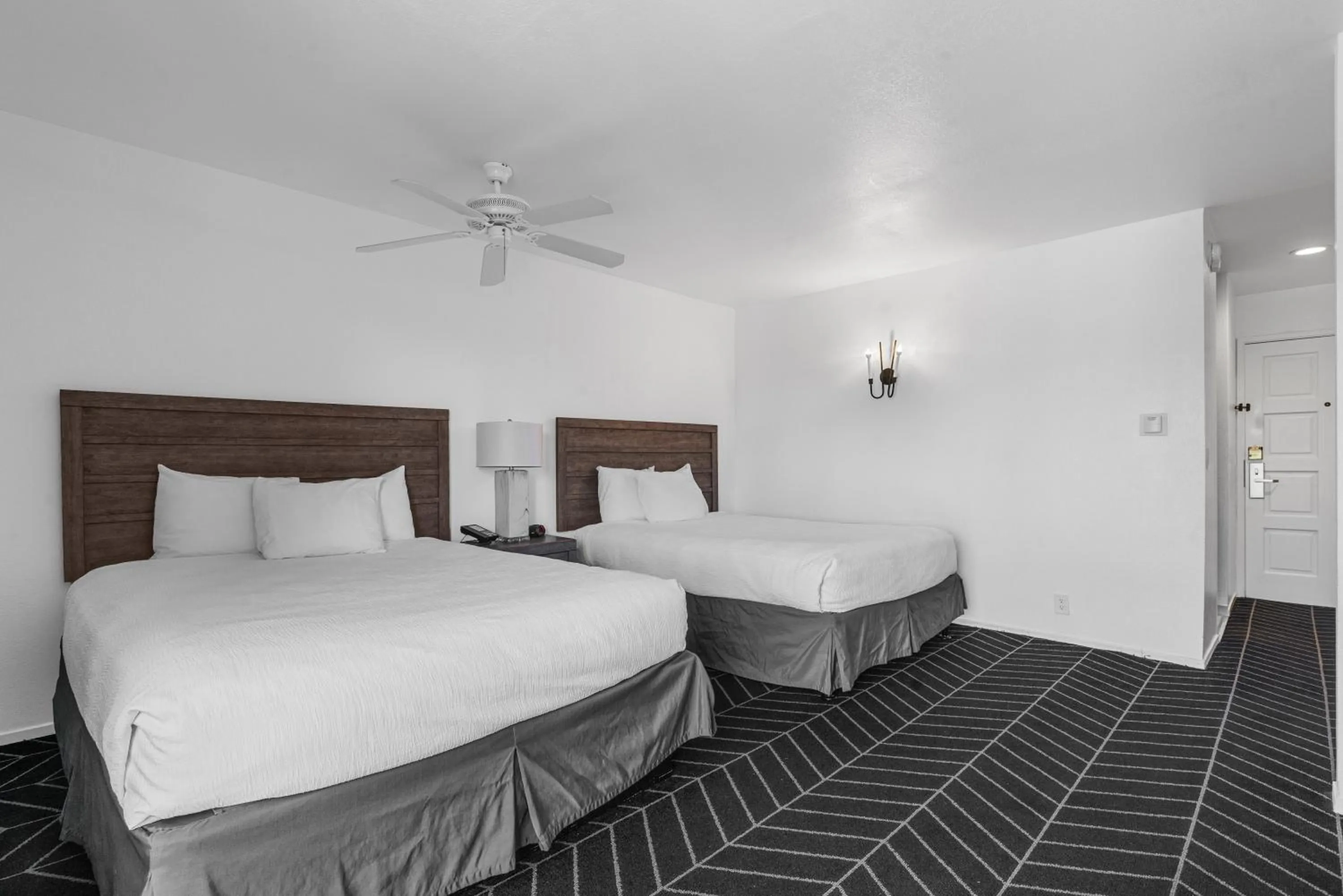 Bedroom, Bed in Masterpiece Hotel