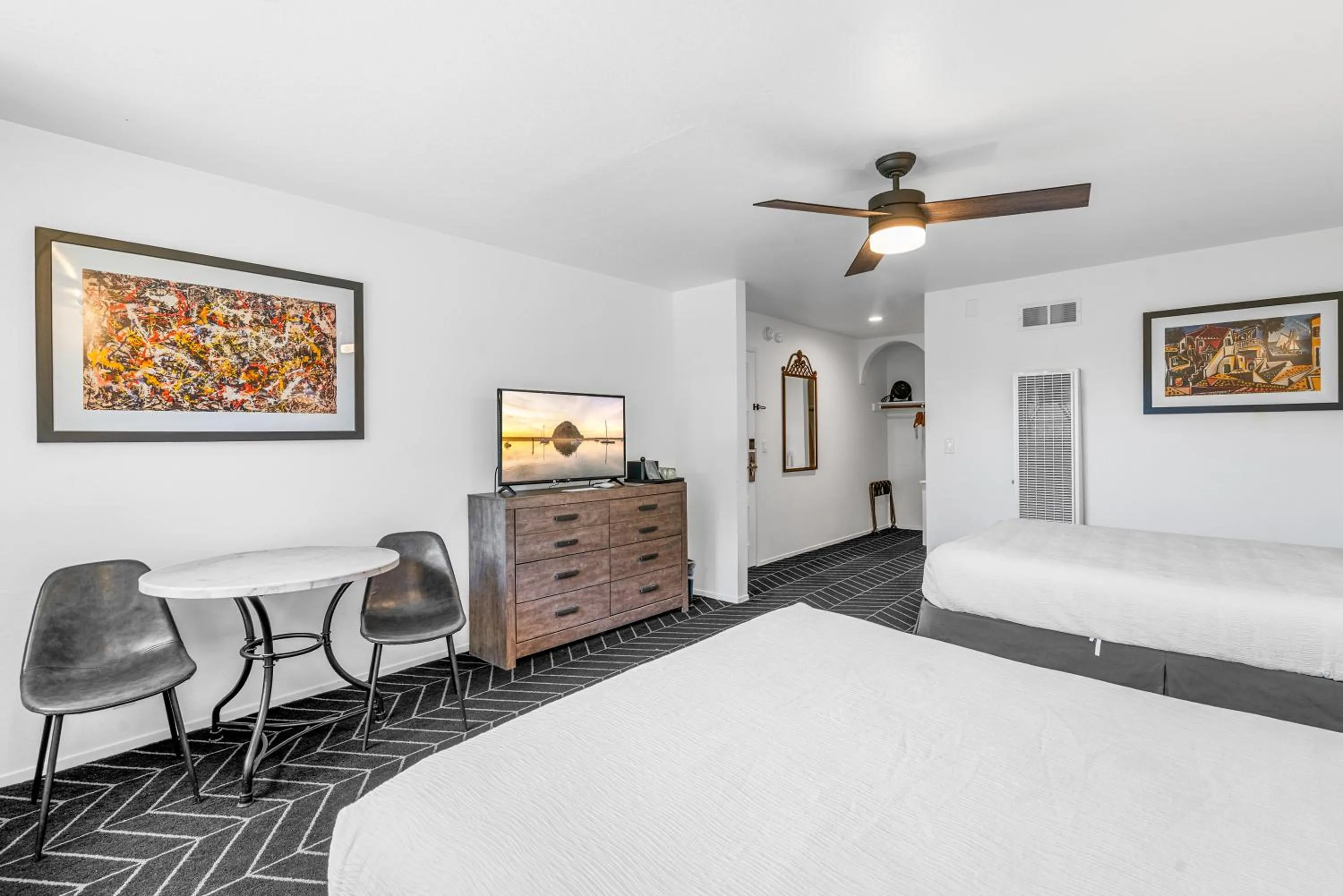 Bedroom, Bed in Masterpiece Hotel