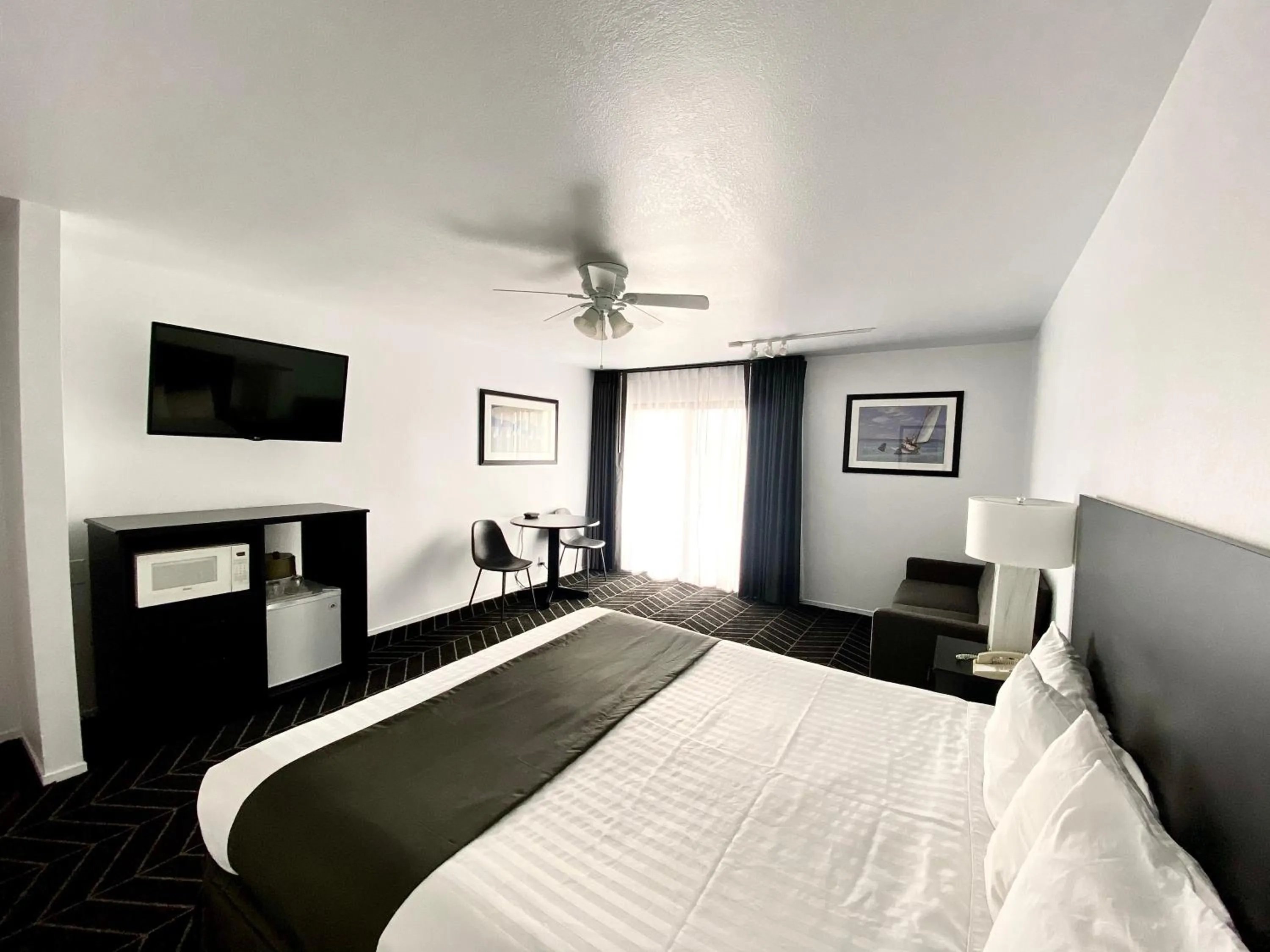 Bedroom, Bed in Masterpiece Hotel