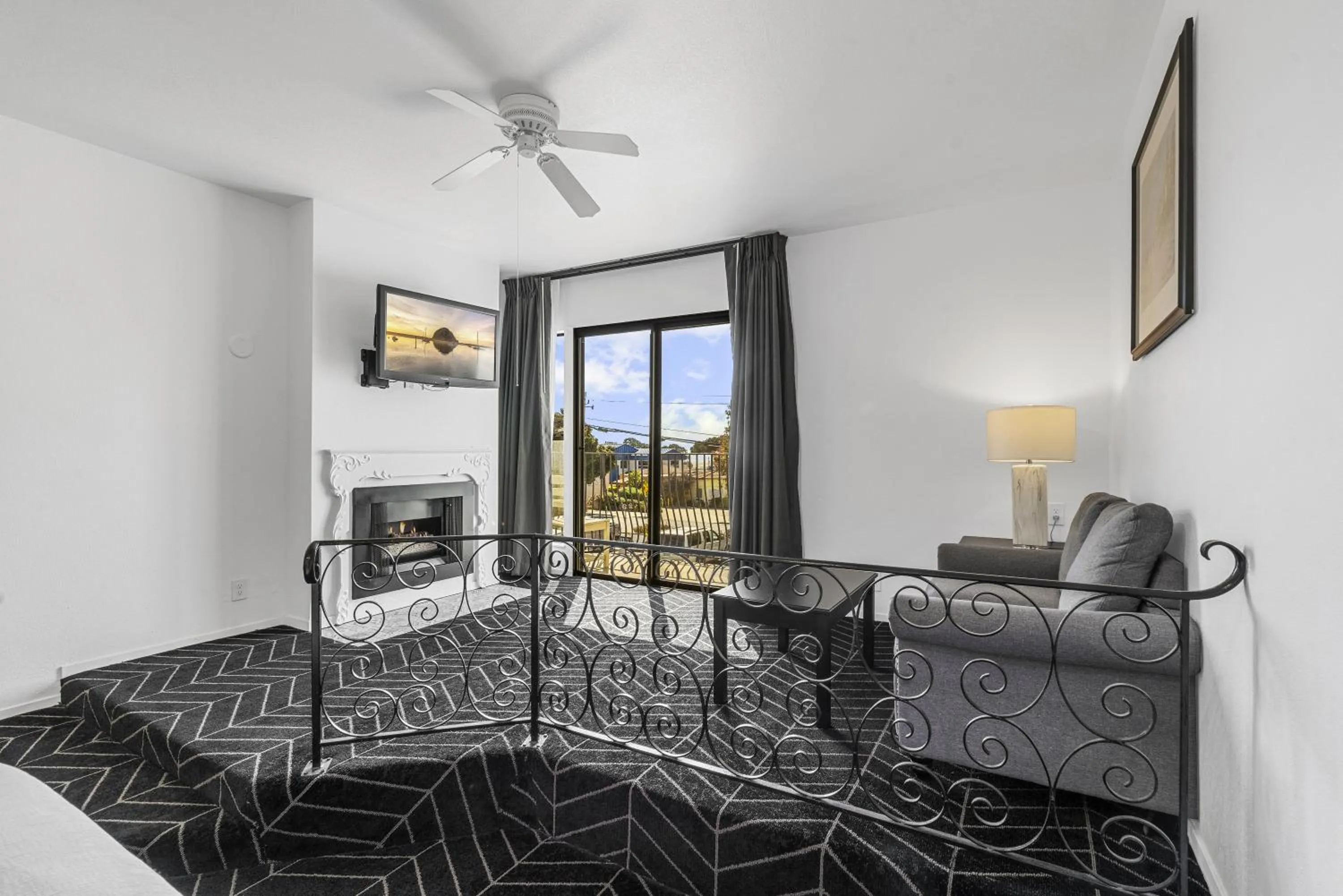 Bedroom in Masterpiece Hotel