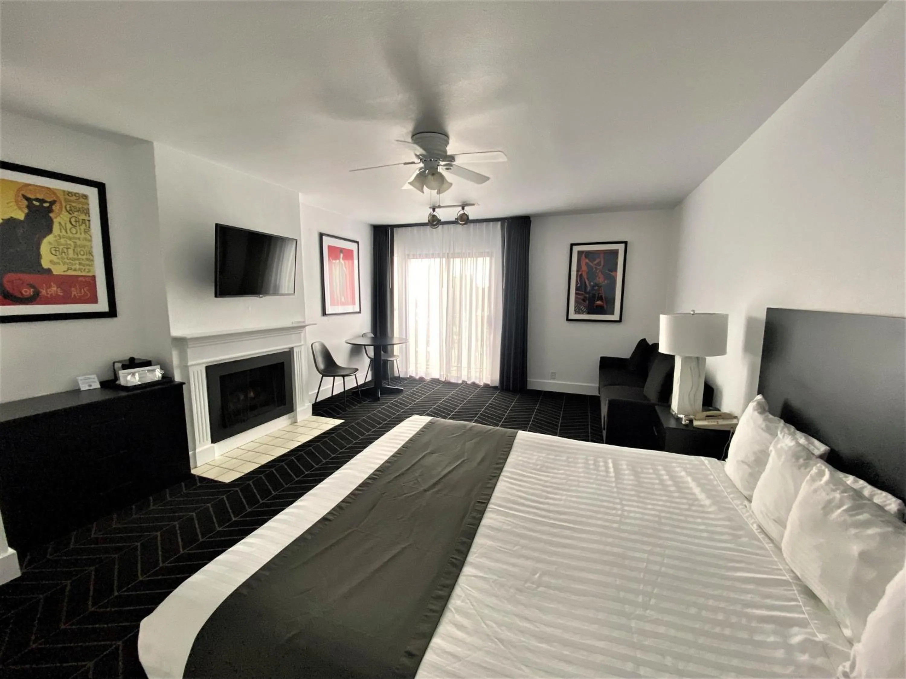 Bedroom, Bed in Masterpiece Hotel