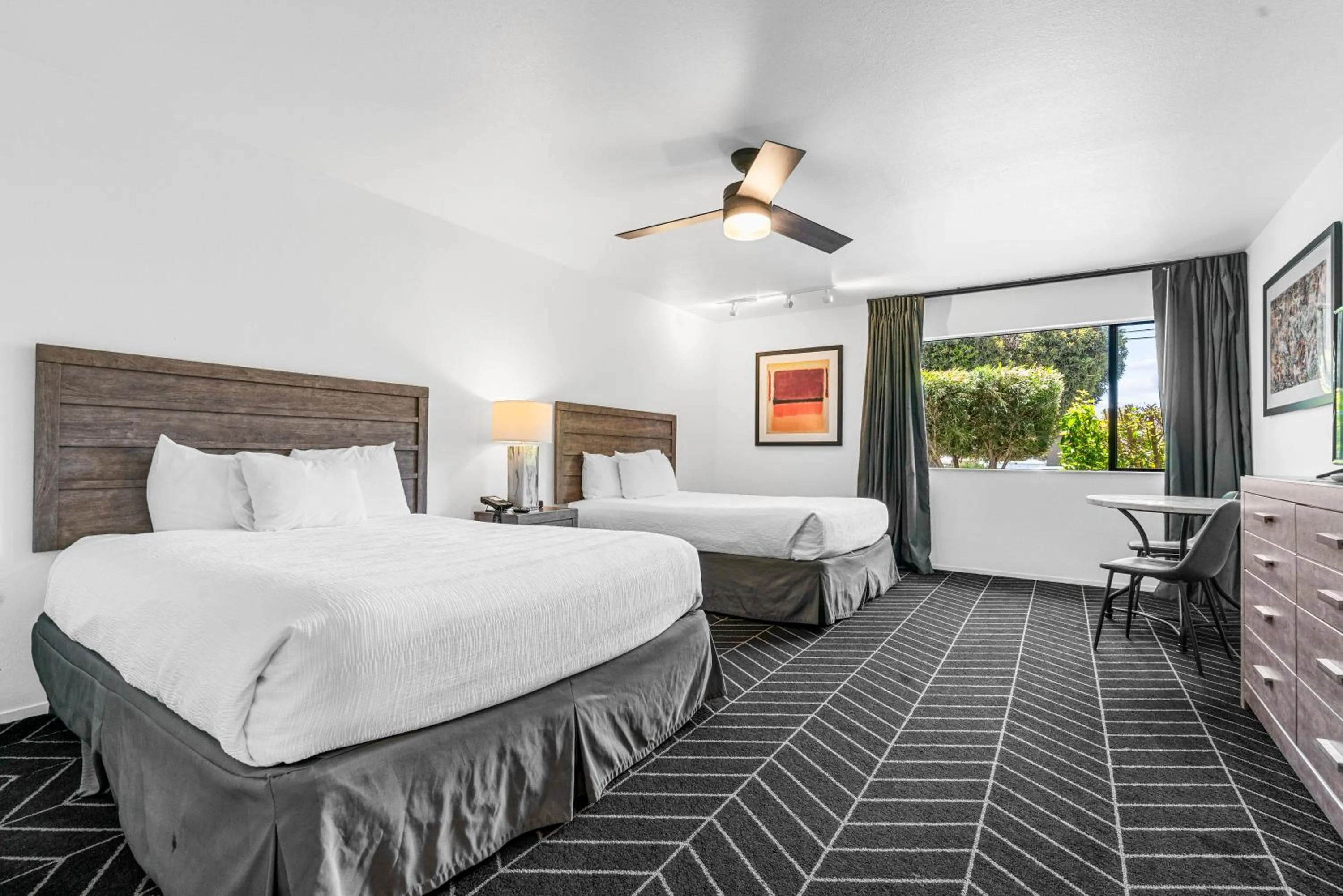 Bedroom, Bed in Masterpiece Hotel