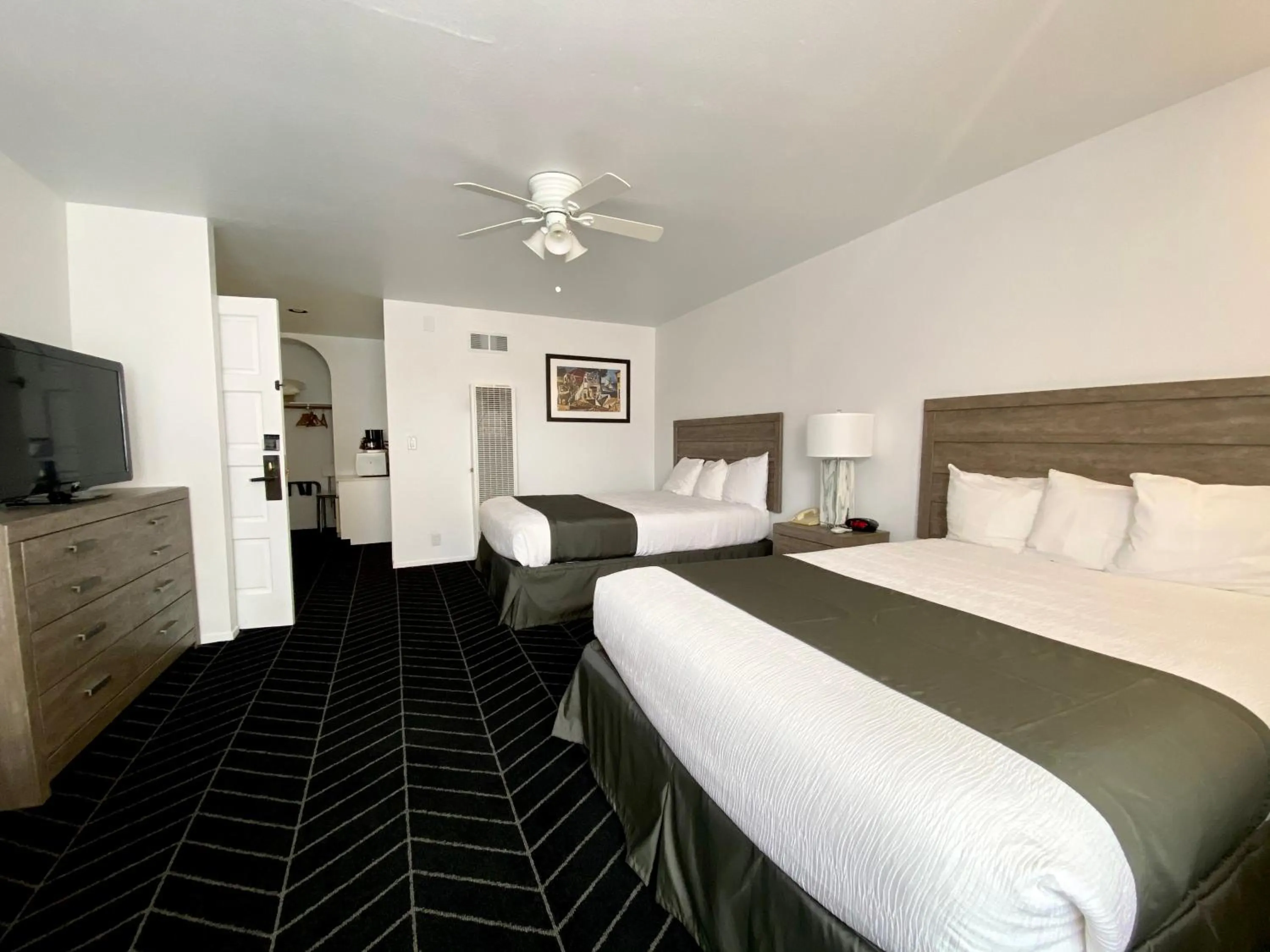 Bedroom, Bed in Masterpiece Hotel