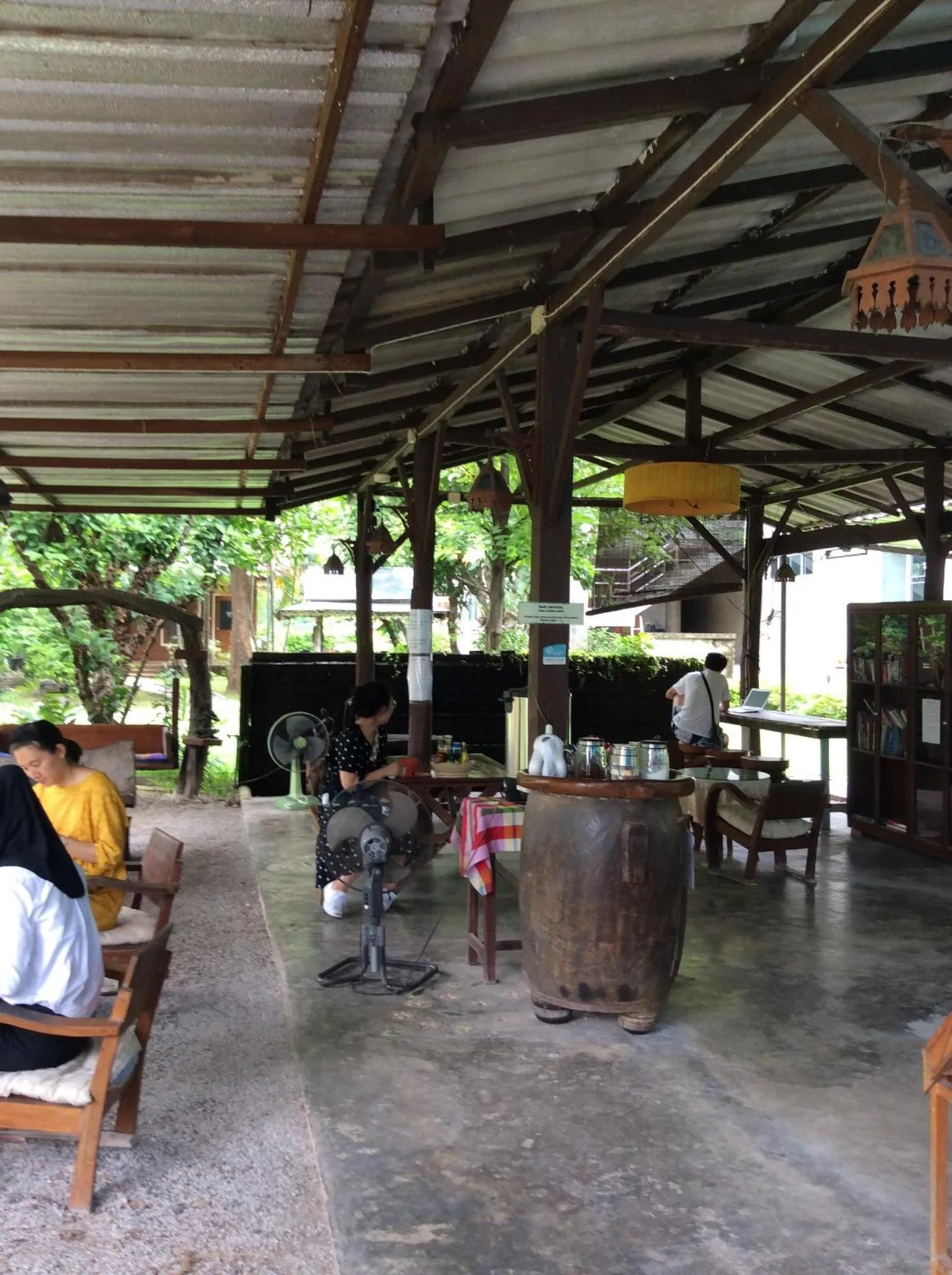 Restaurant/Places to Eat in GongKaew HuenKum Hotel