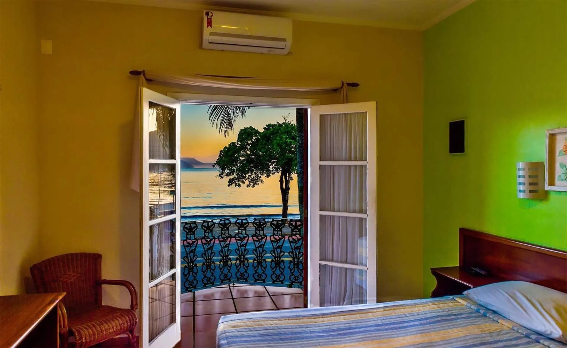 Sea view, Bed in Hotel Villa Di Rimini