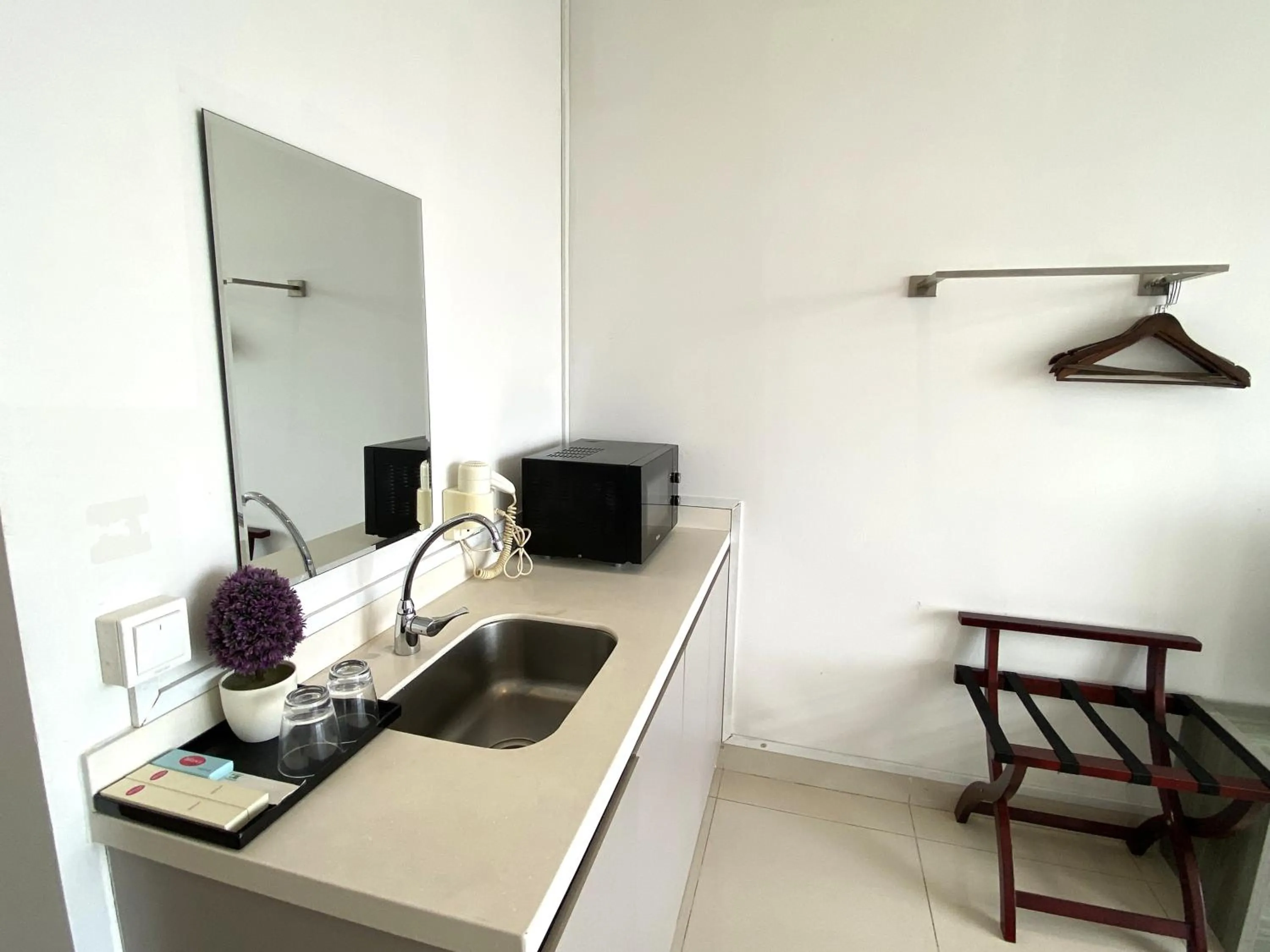 Area and facilities in The Bridge Club