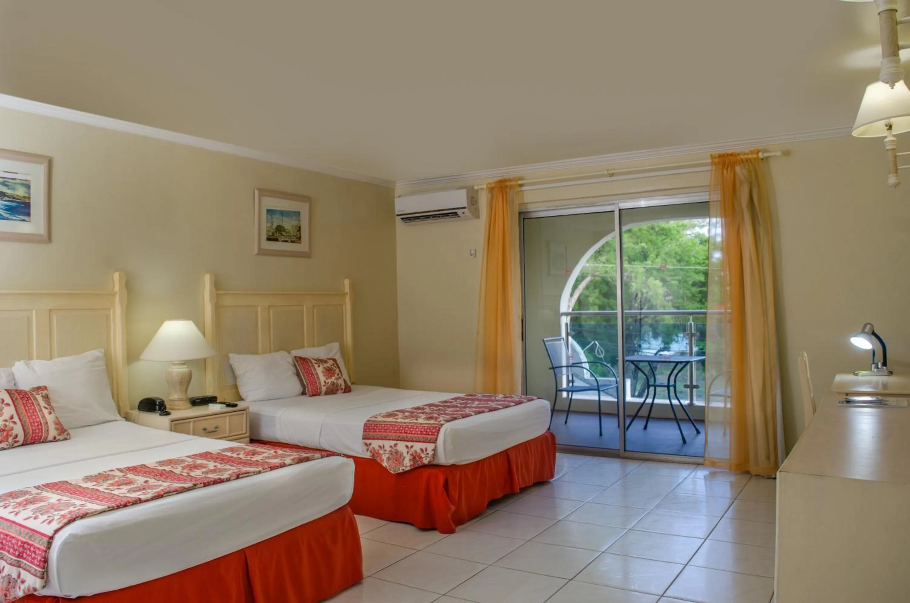 Photo of the whole room, Bed in Sunbay Hotel