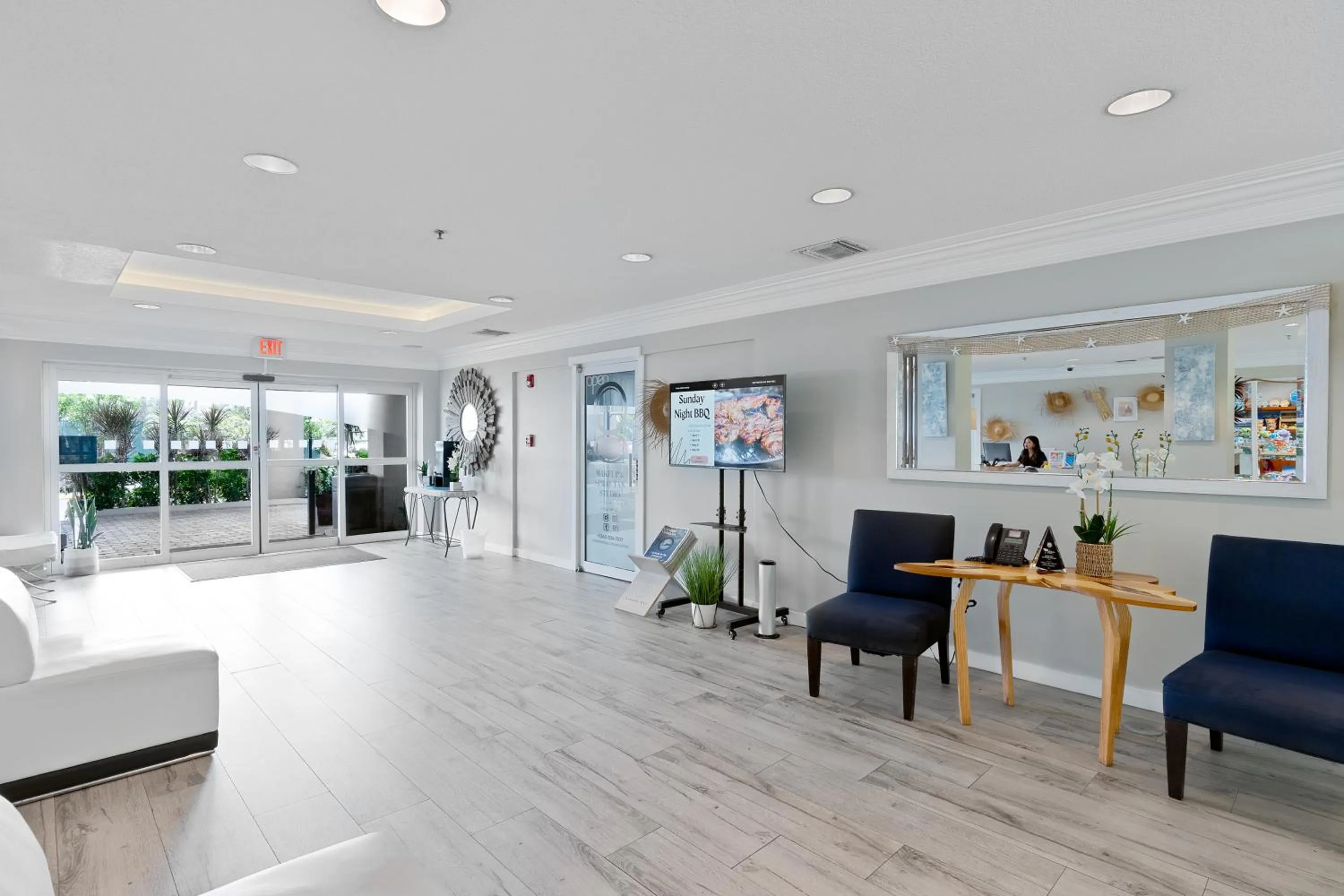 Lobby or reception in Holiday Inn Resort Grand Cayman by IHG