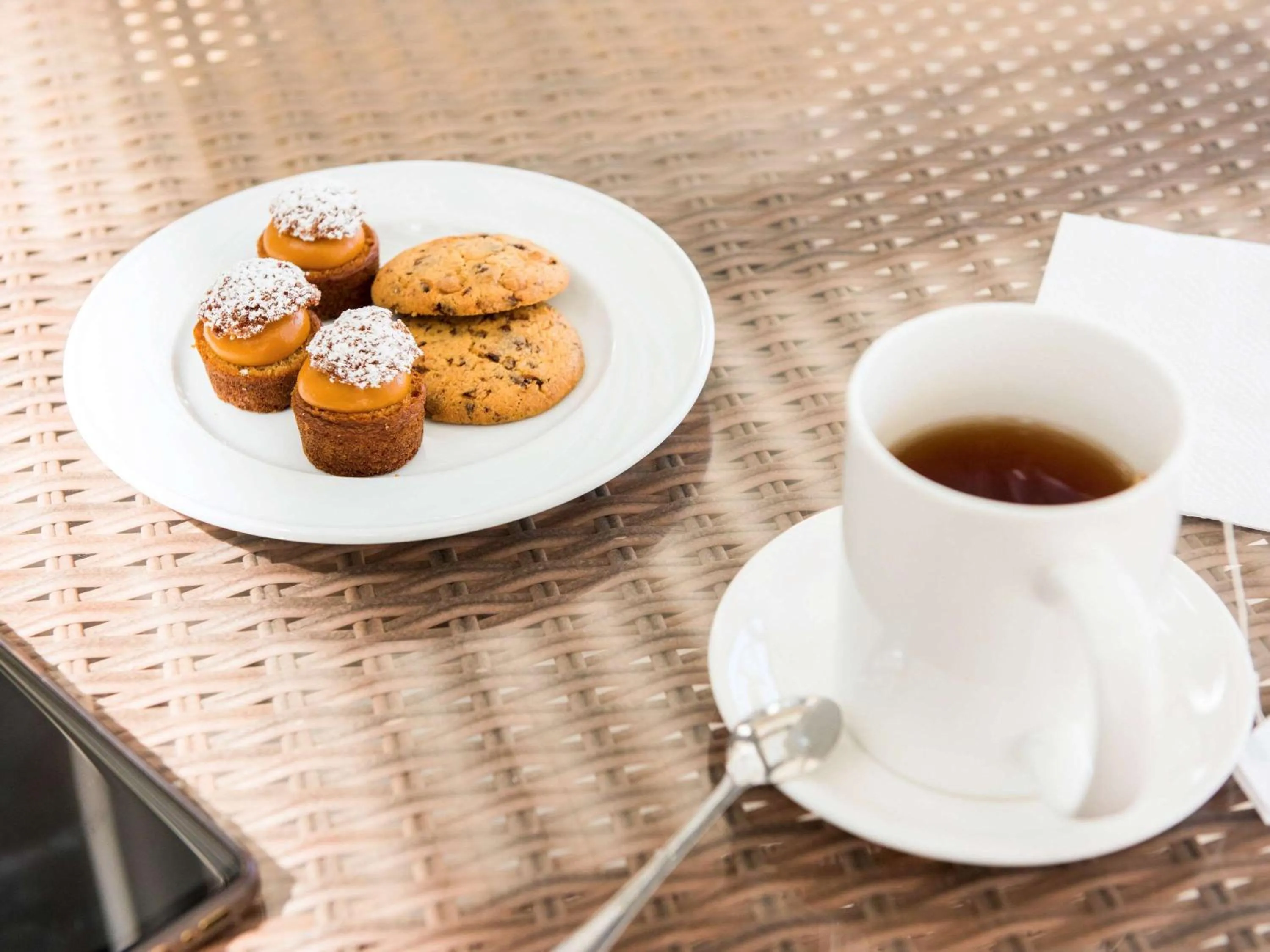 Restaurant/places to eat in ibis Oran les Falaises