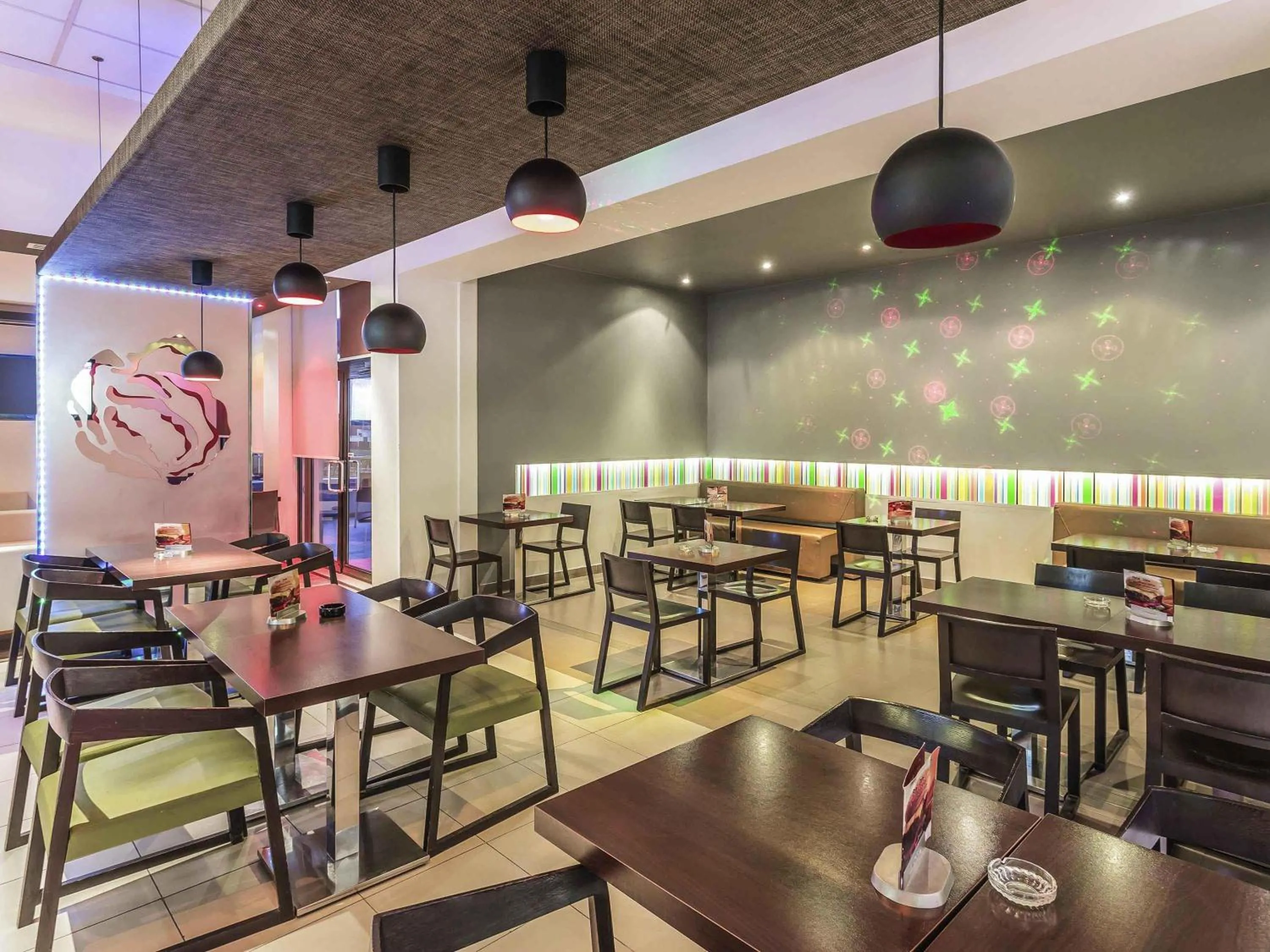 Lounge or bar in ibis Oran les Falaises