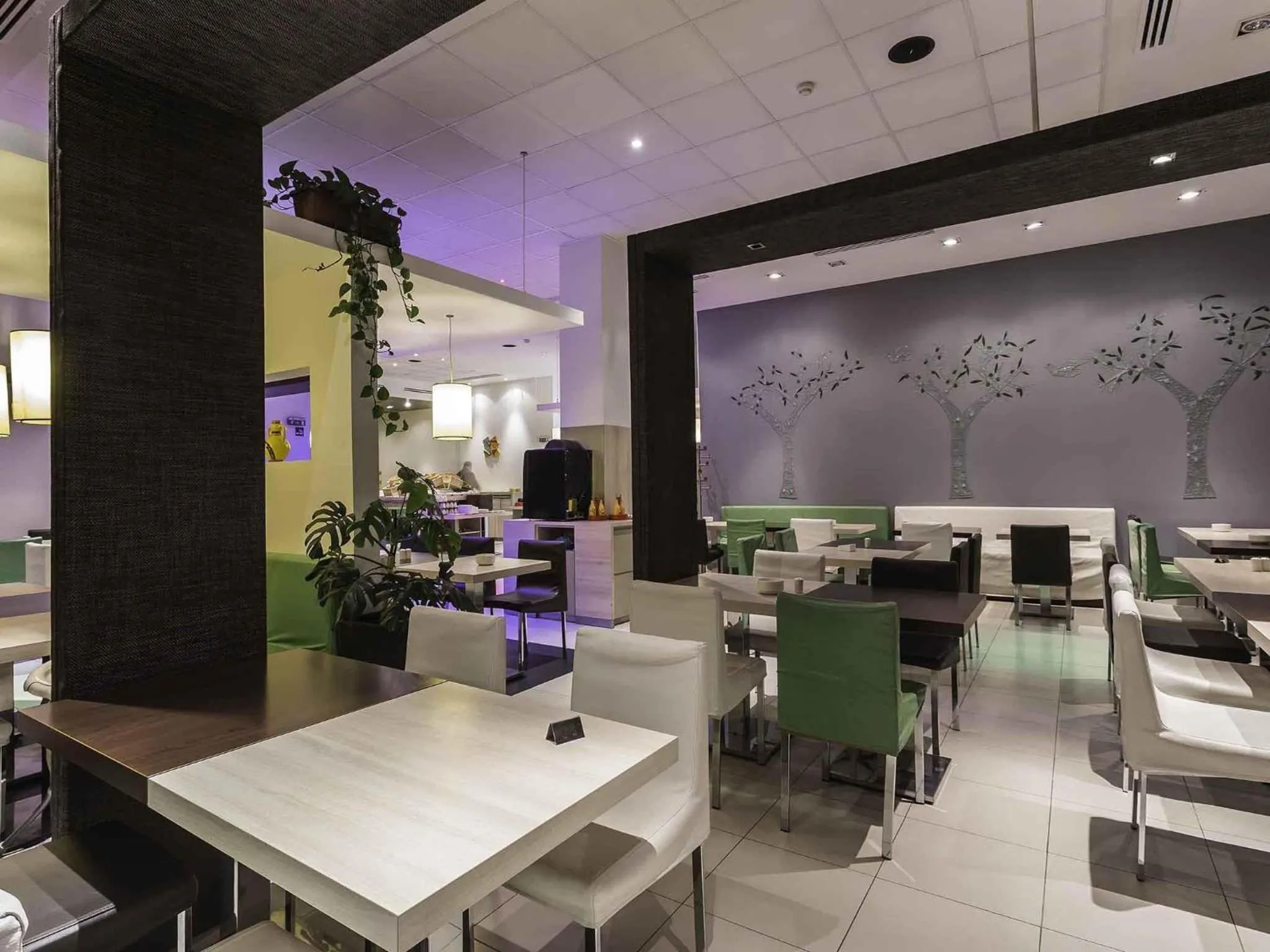 Restaurant/places to eat in ibis Oran les Falaises