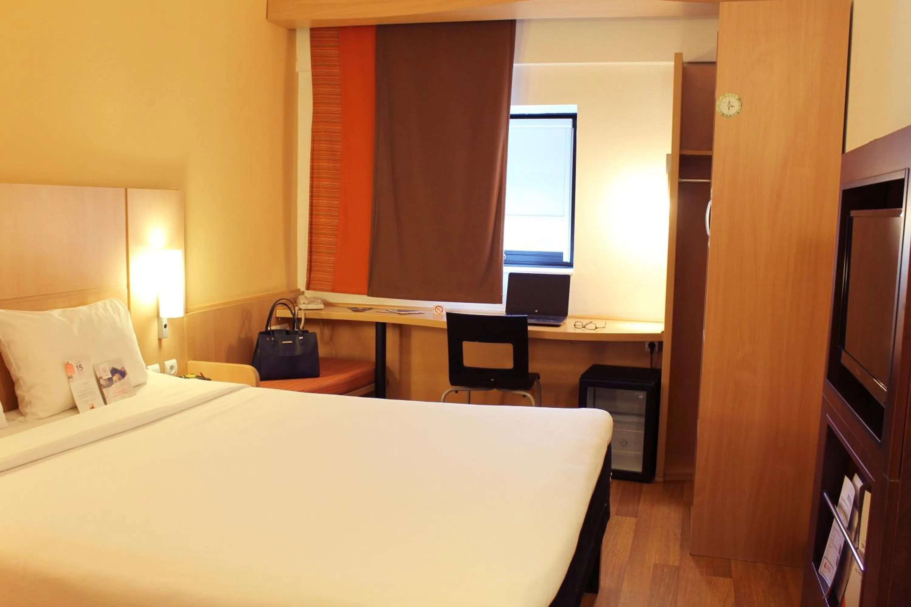 Bed in ibis Oran les Falaises