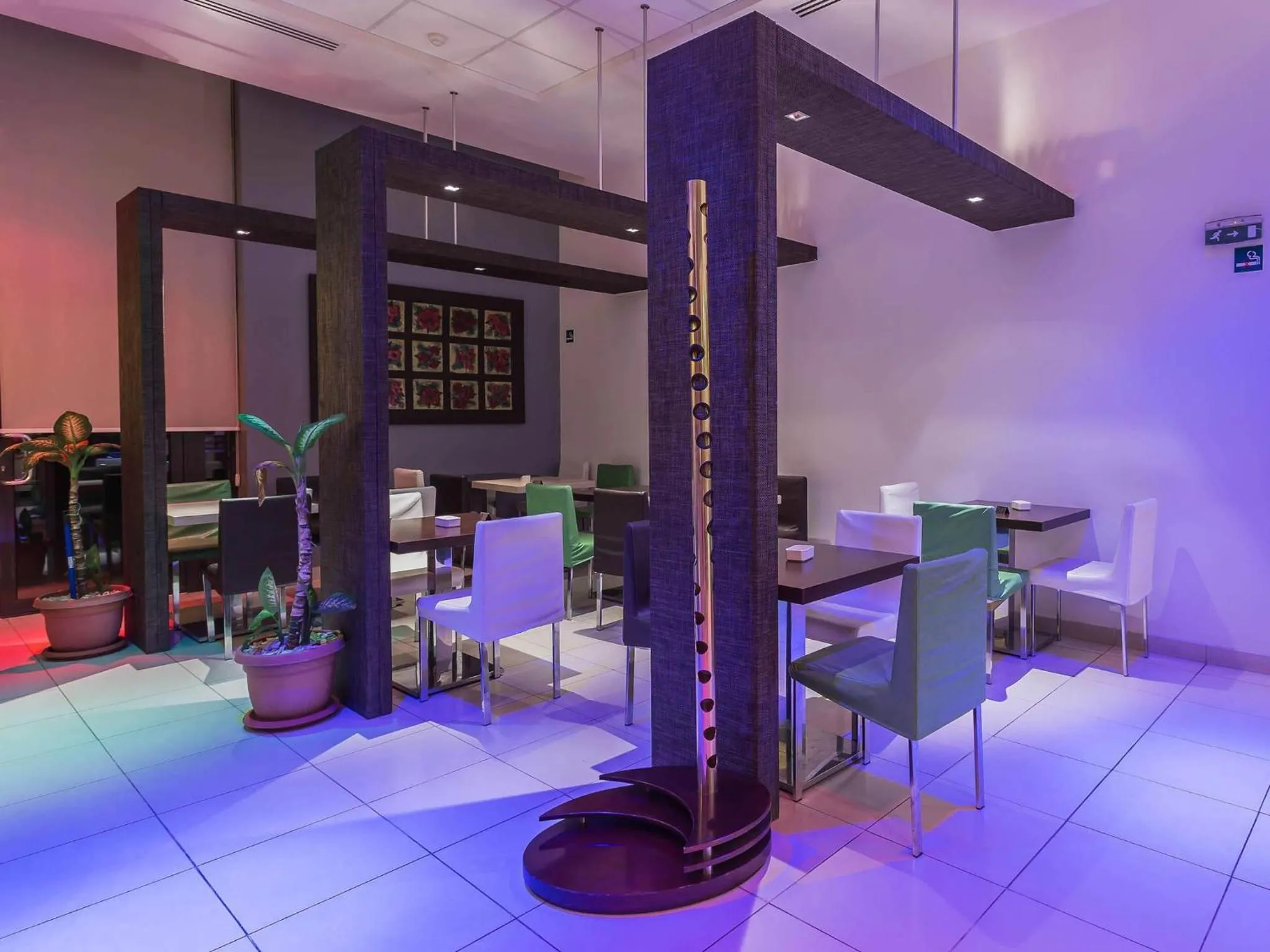 Restaurant/places to eat in ibis Oran les Falaises