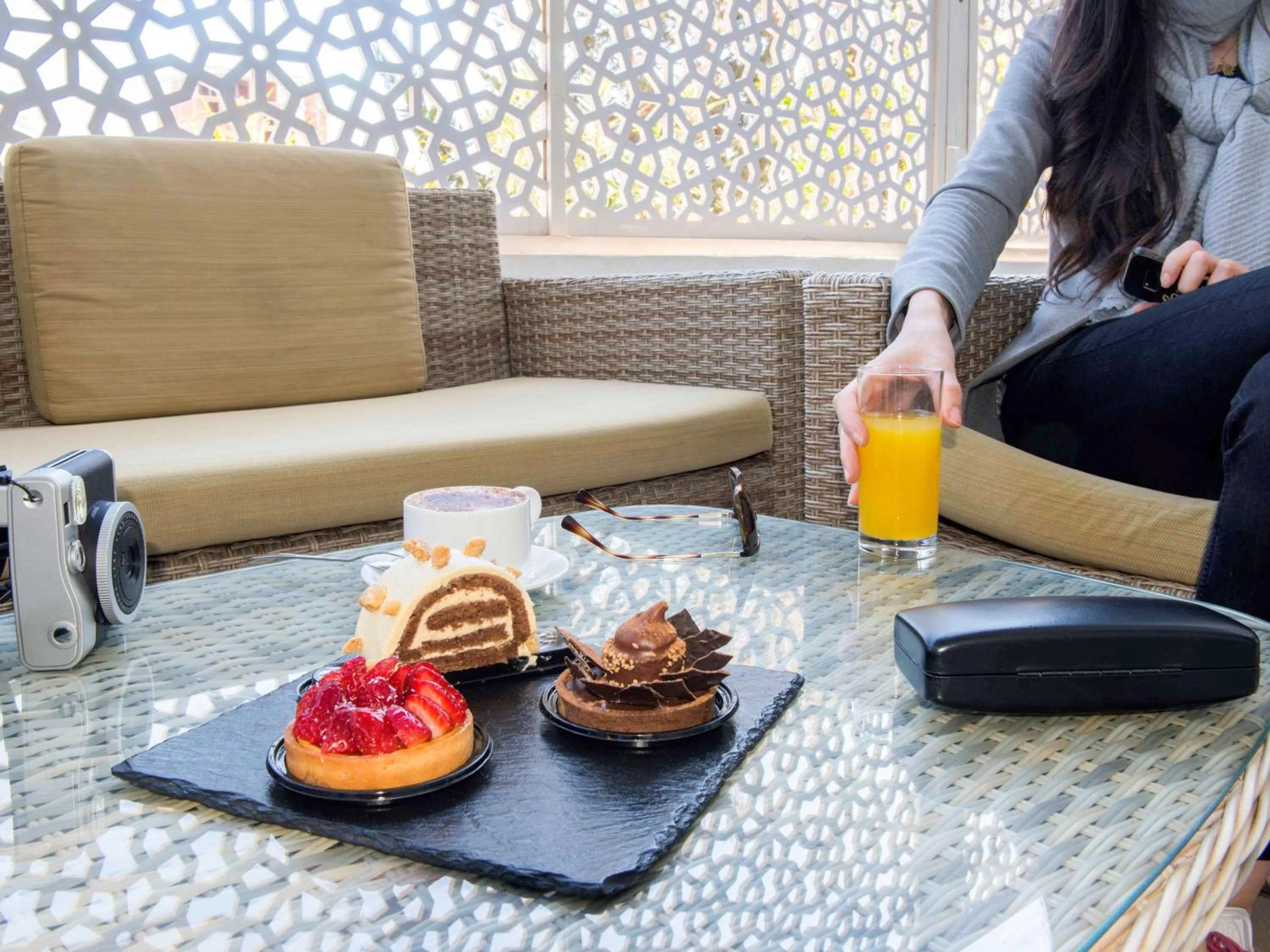 Restaurant/places to eat in ibis Oran les Falaises