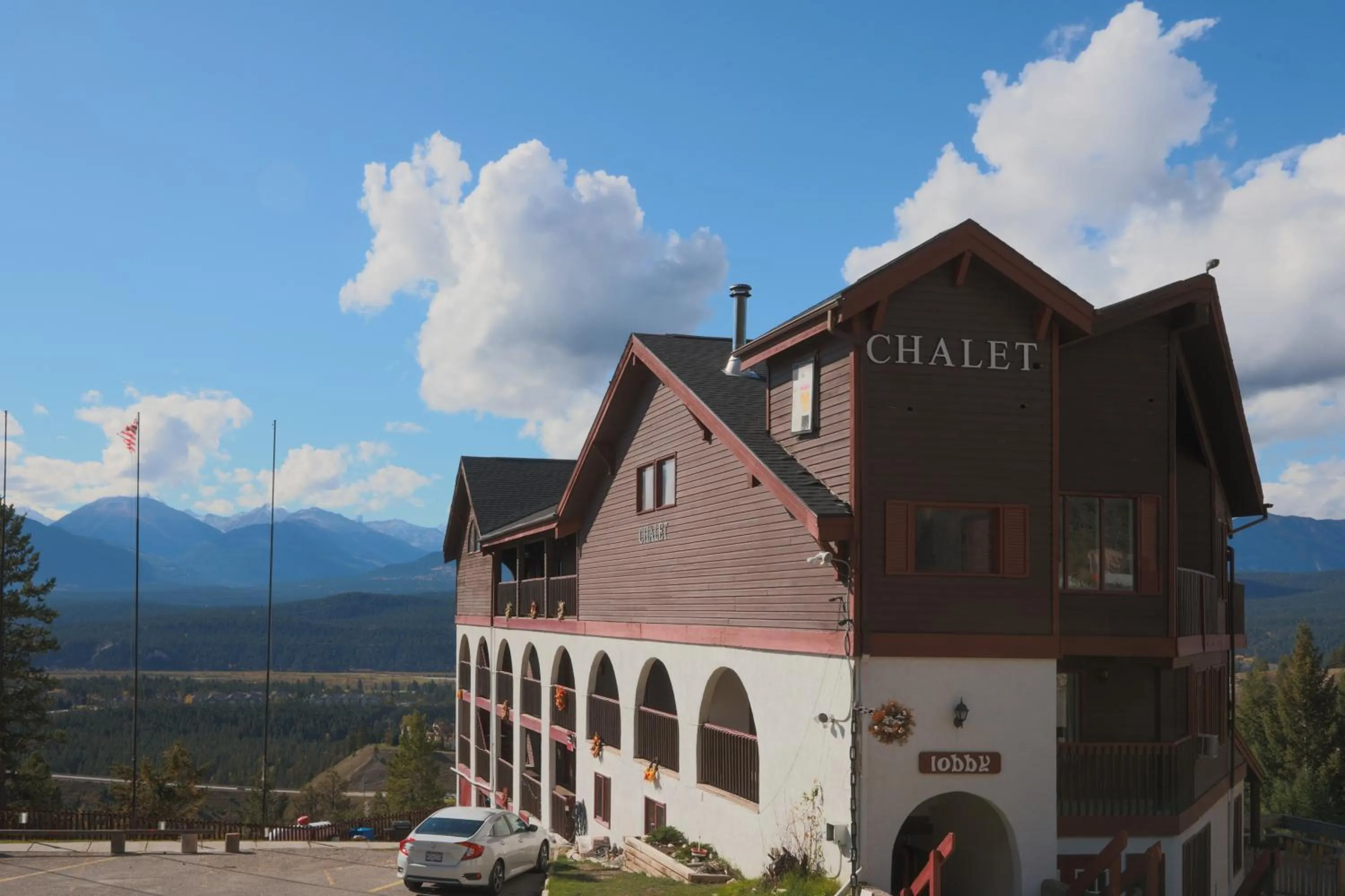 Property building in Radium Chalet