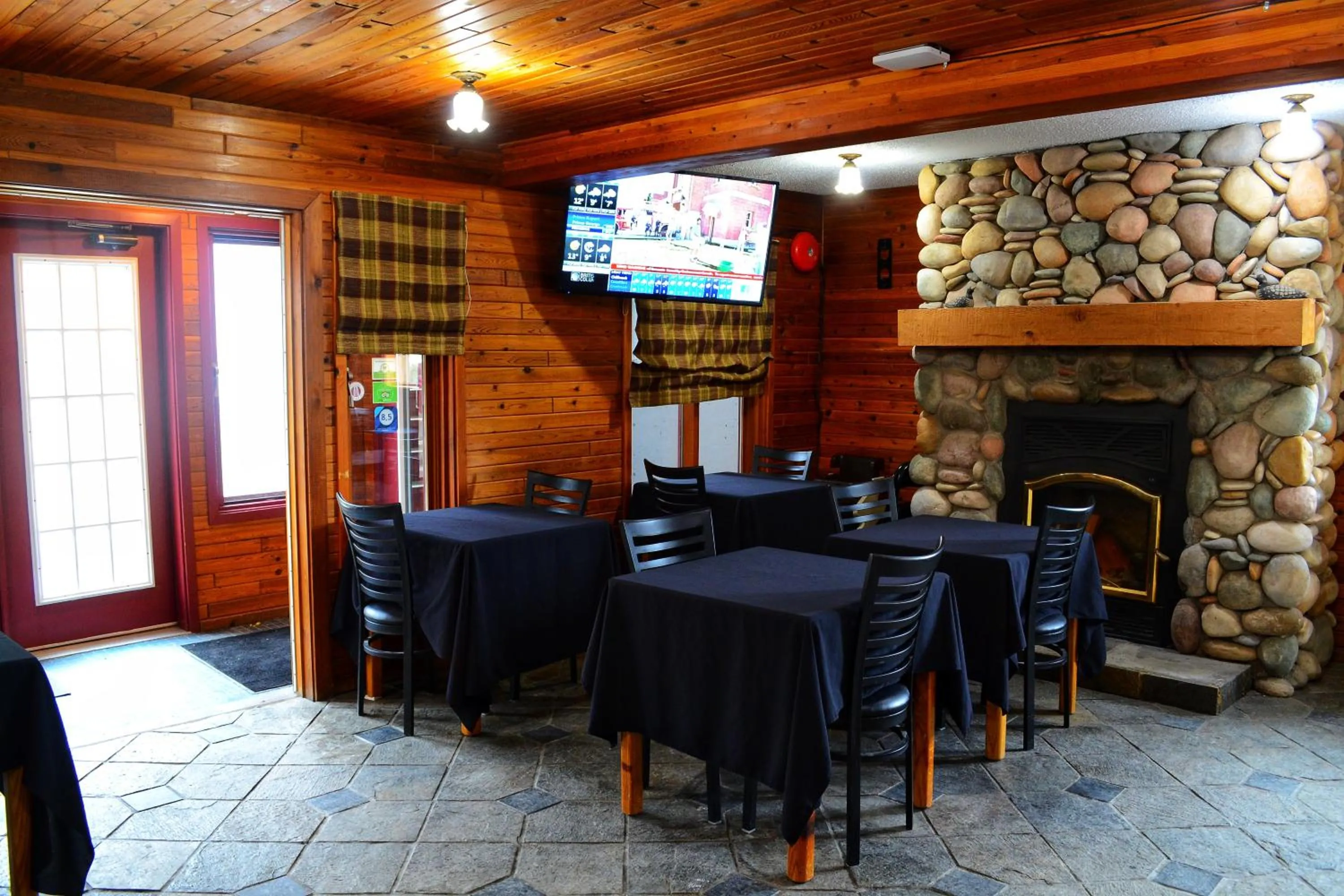 Property building in Radium Chalet