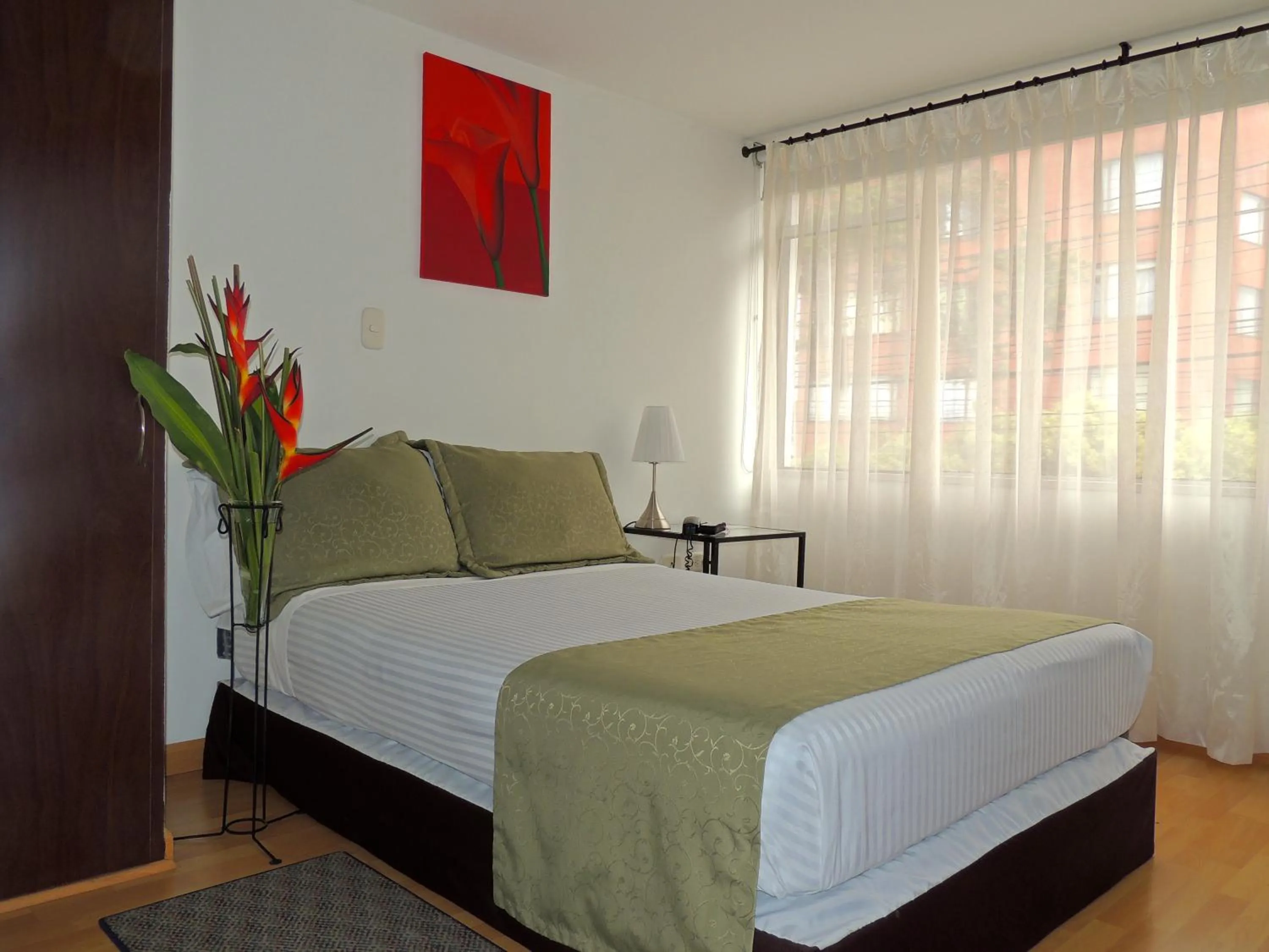 Photo of the whole room in Hotel Portal de Milán