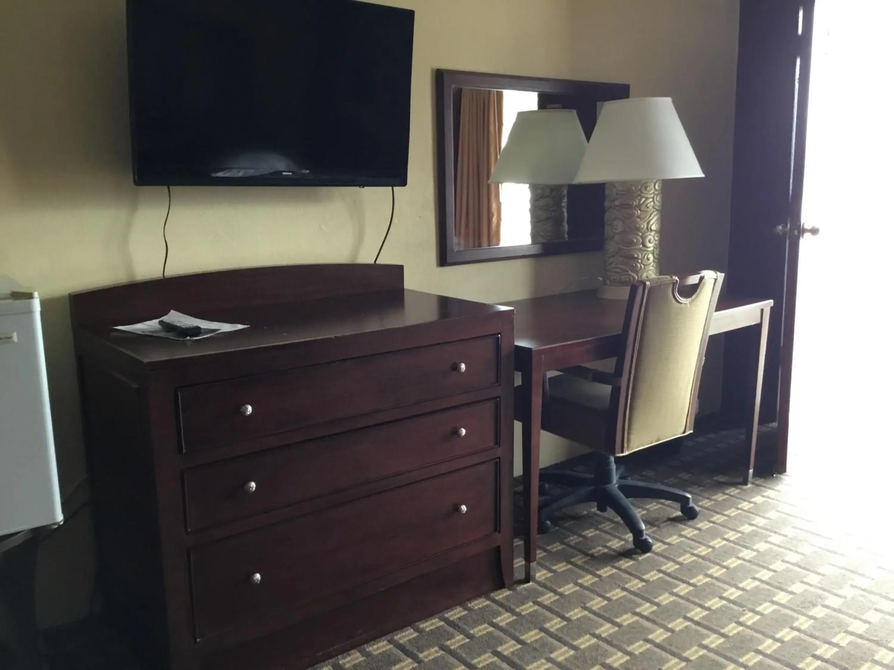 Double Room with Two Double Beds - Smoking in Budget Inn Motel Double Room with Two Double Beds - Smoking in Budget Inn Motel