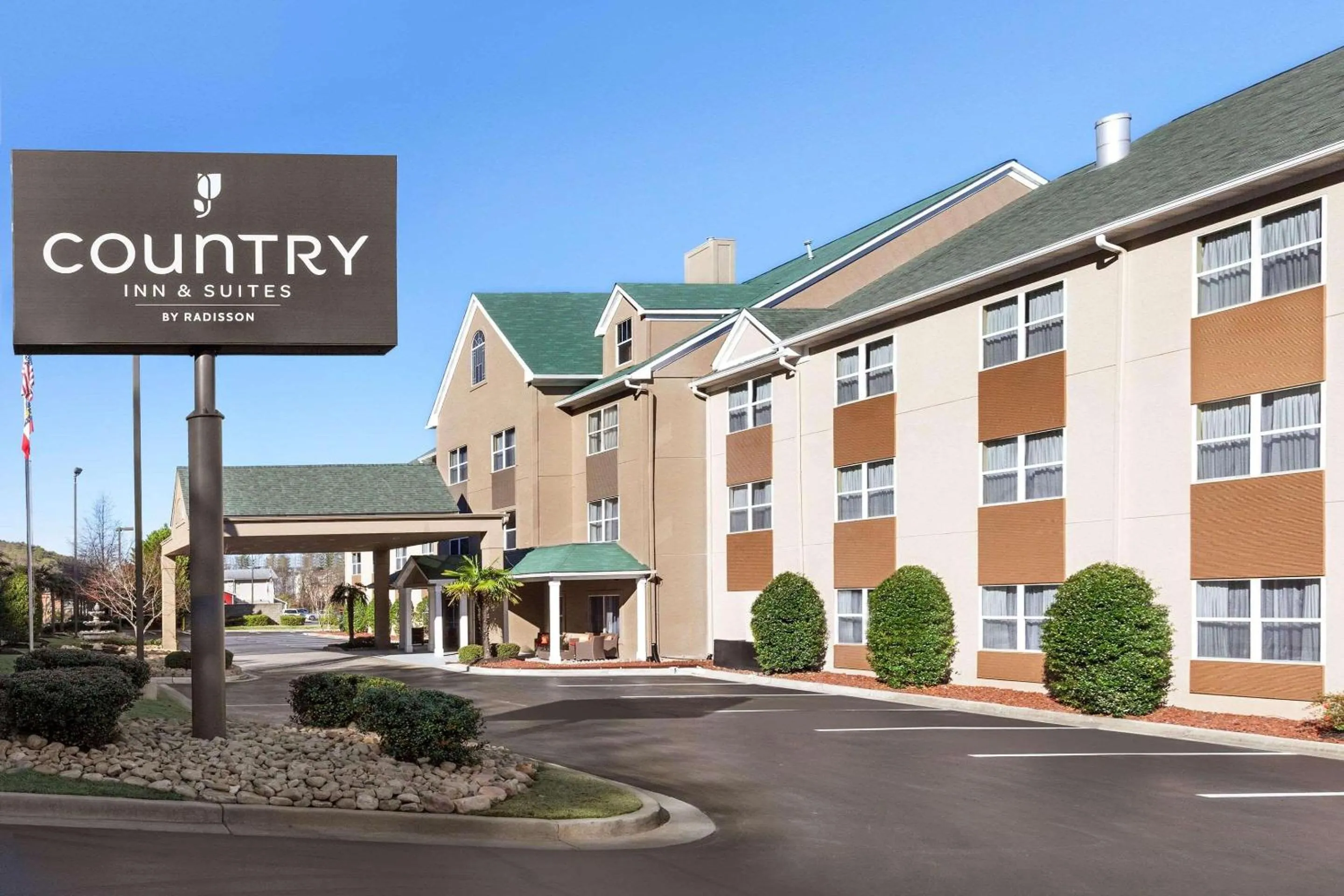 Property building in Country Inn & Suites by Radisson, Dalton, GA
