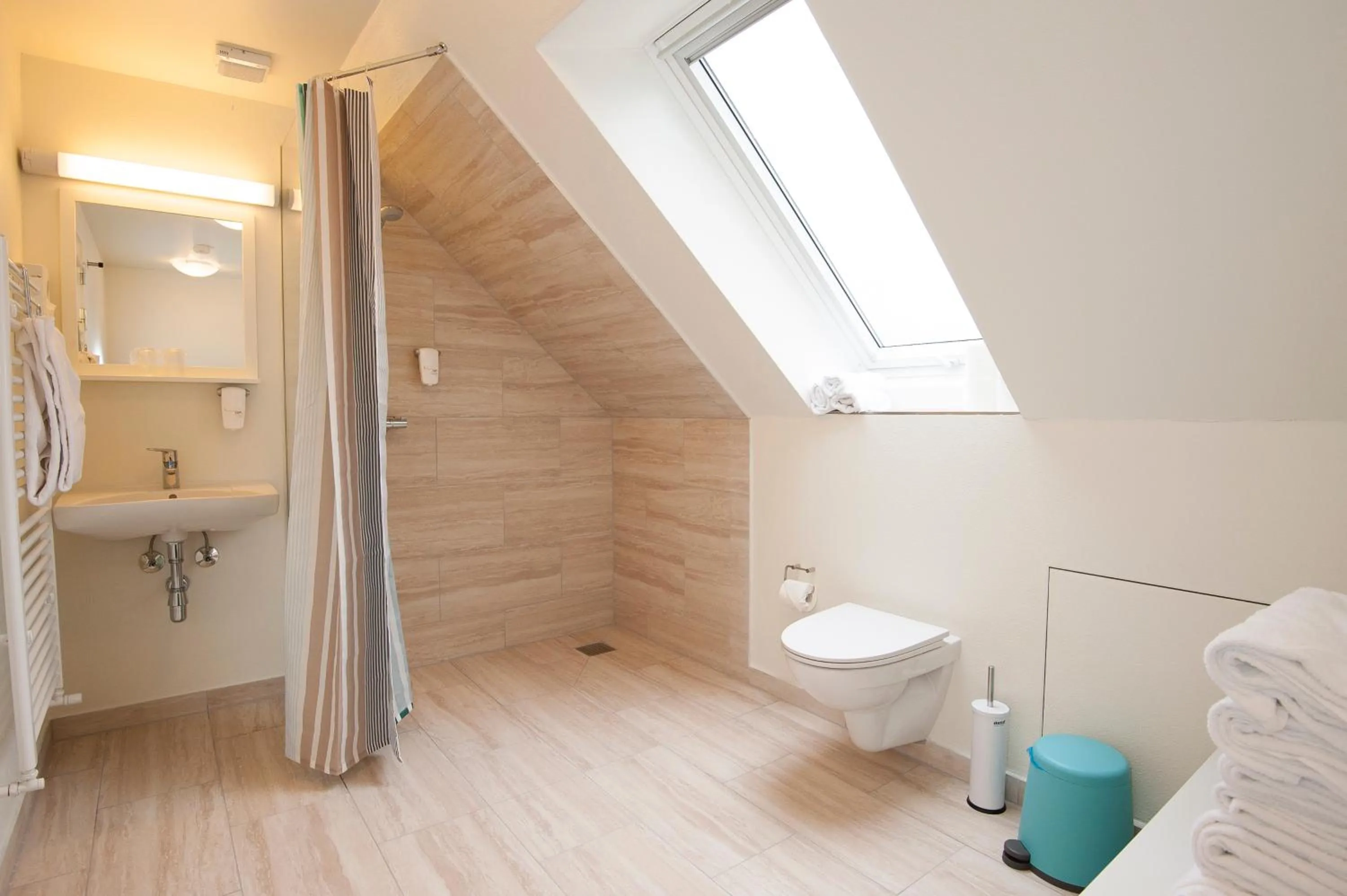 Shower in Gendarmhotellet