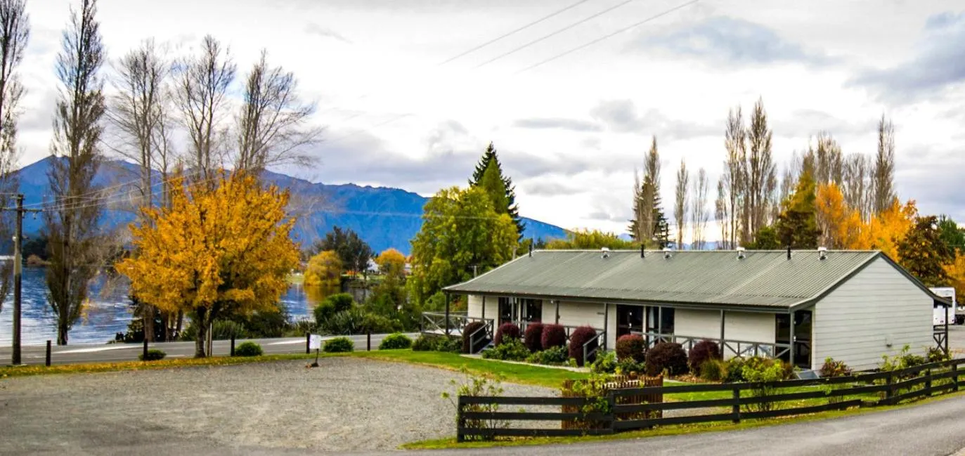 Property building in Te Anau Lakeview Holiday Park & Motels
